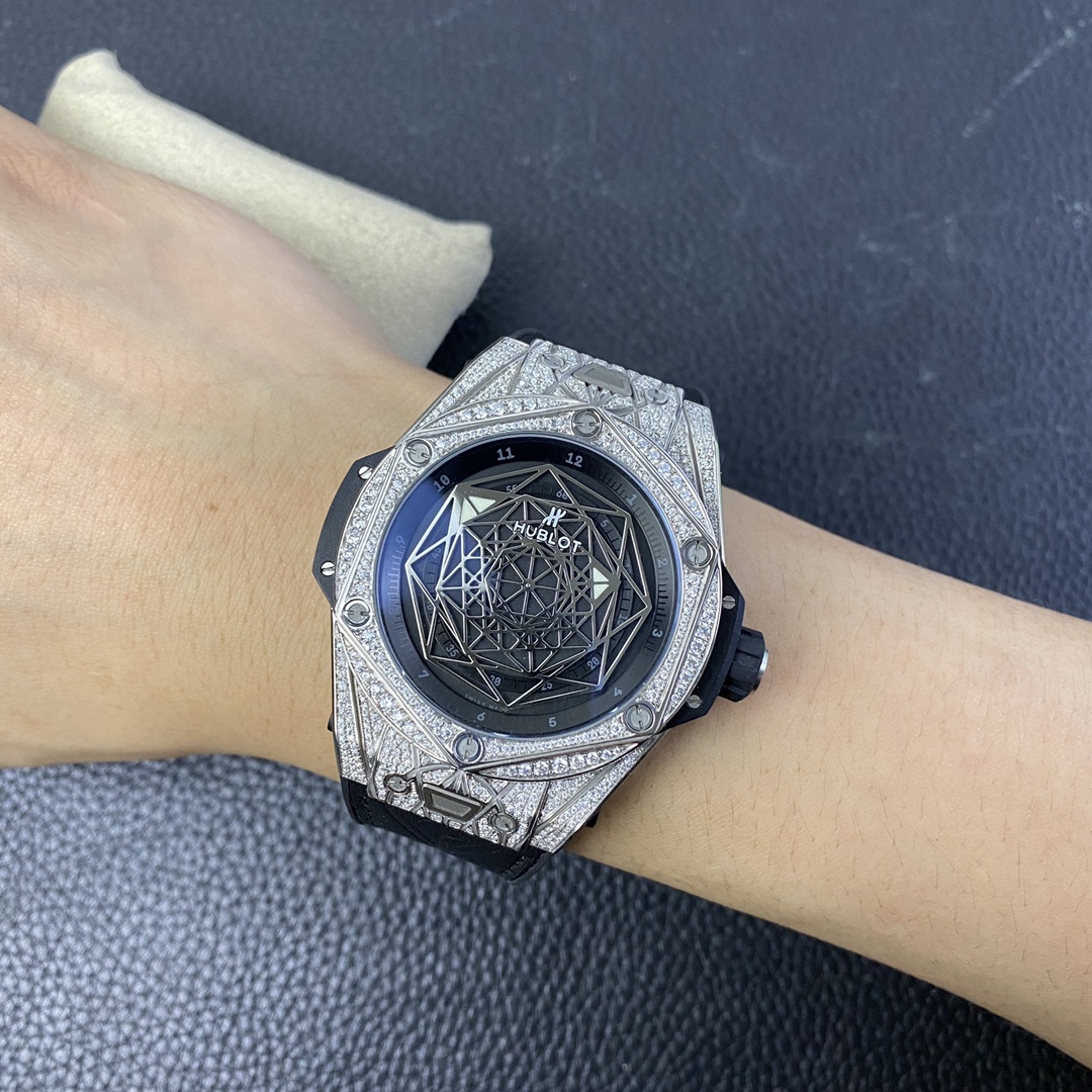 [HUBLOT Watches]WWF Hengbao tattoo black plate changed to moissanite
