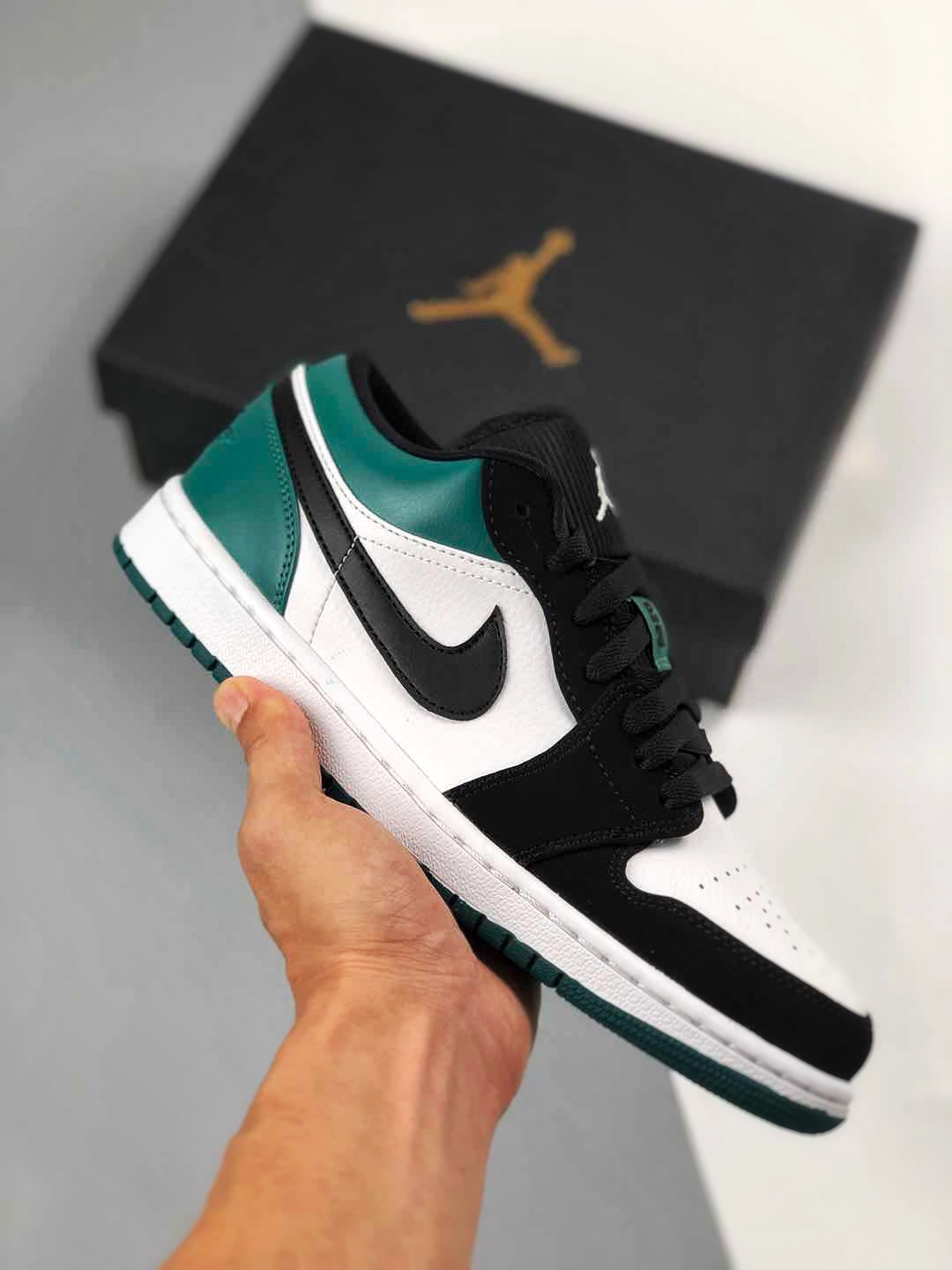 Air Jordan 1 LOW dedo negro y verde, zapatilla casual de caña baja, color oficial sincronizado, única en el mercado con…
