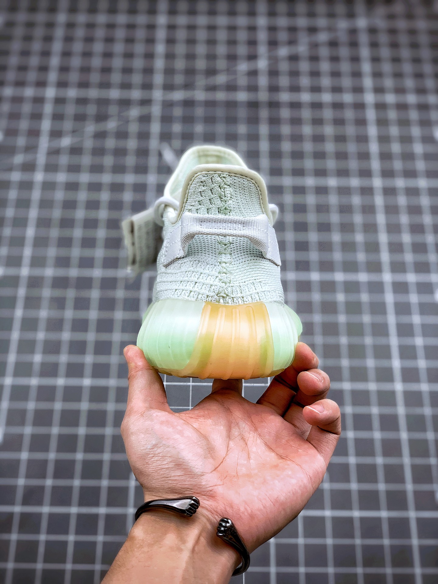200 Adidas Yeezy 350 Boost V2  “Hyperspace”薄荷绿配色 亚洲限定