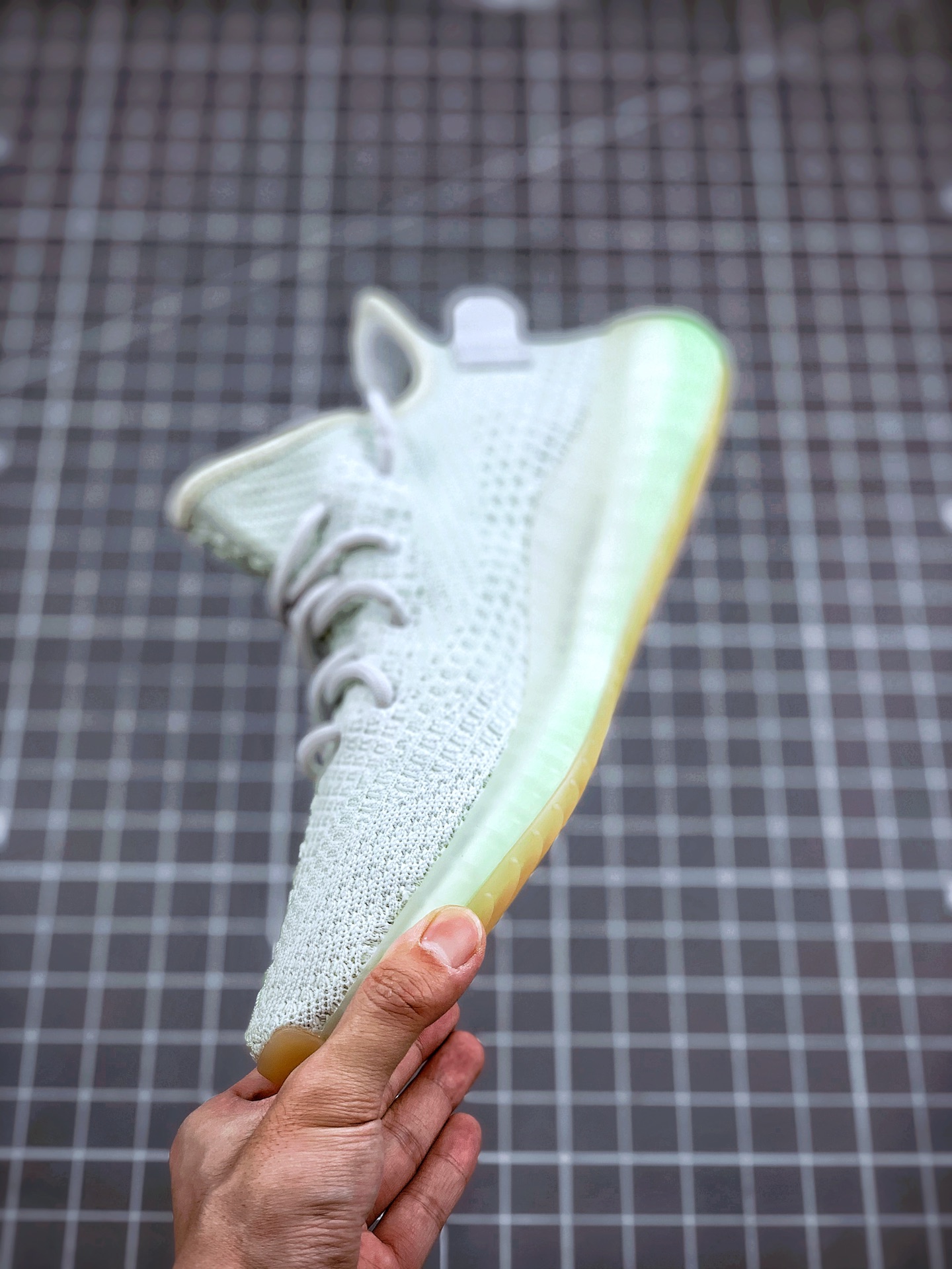 200 Adidas Yeezy 350 Boost V2  “Hyperspace”薄荷绿配色 亚洲限定