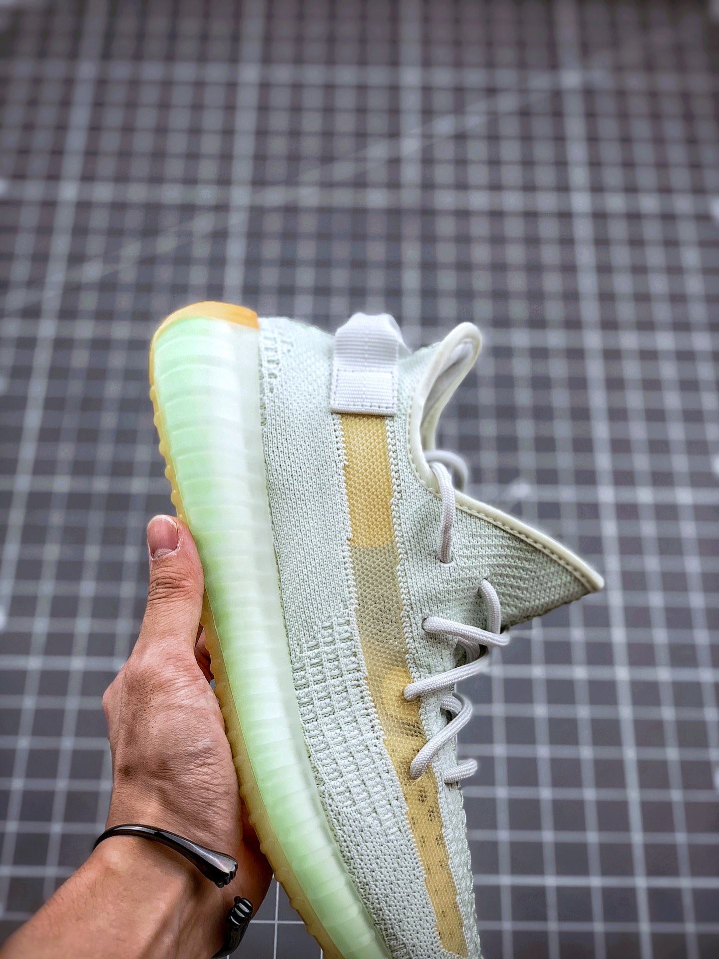 200 Adidas Yeezy 350 Boost V2  “Hyperspace”薄荷绿配色 亚洲限定