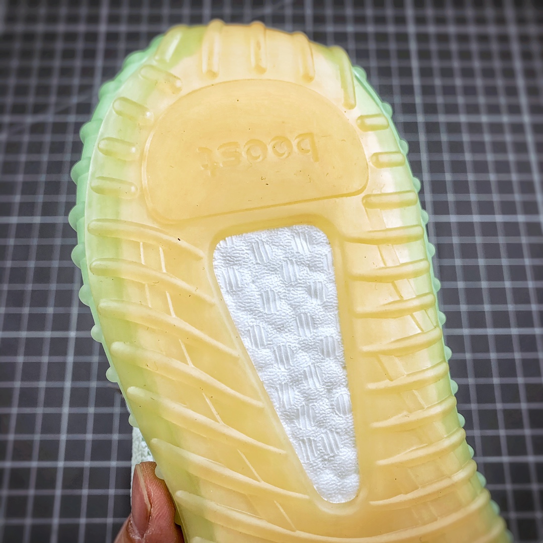 200 Adidas Yeezy 350 Boost V2  “Hyperspace”薄荷绿配色 亚洲限定