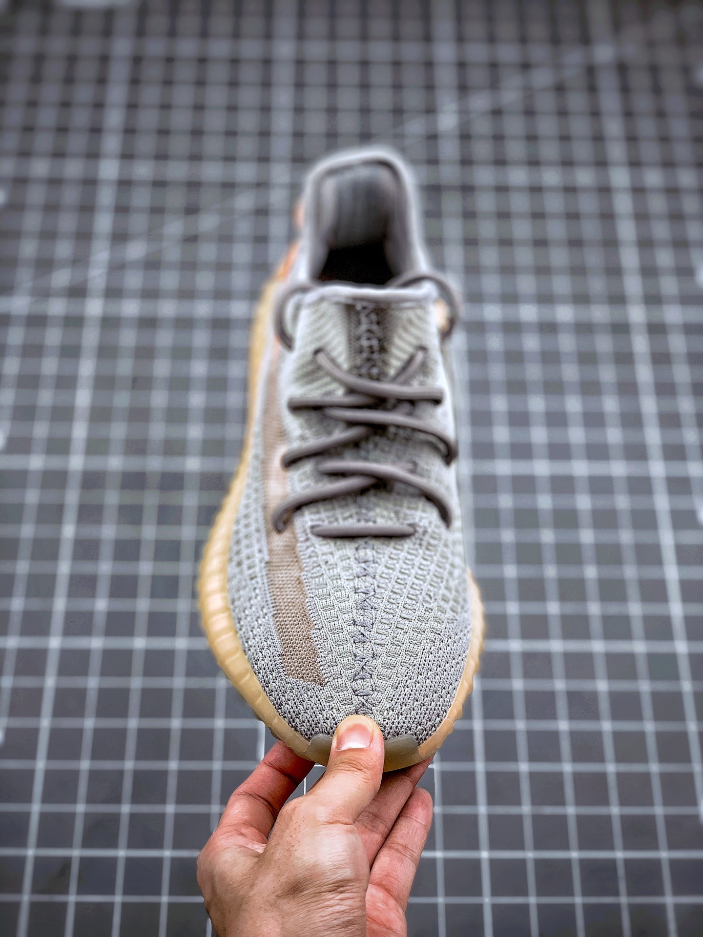 200 Adidas Yeezy 350 Boost V2  “True Form”欧洲限定
