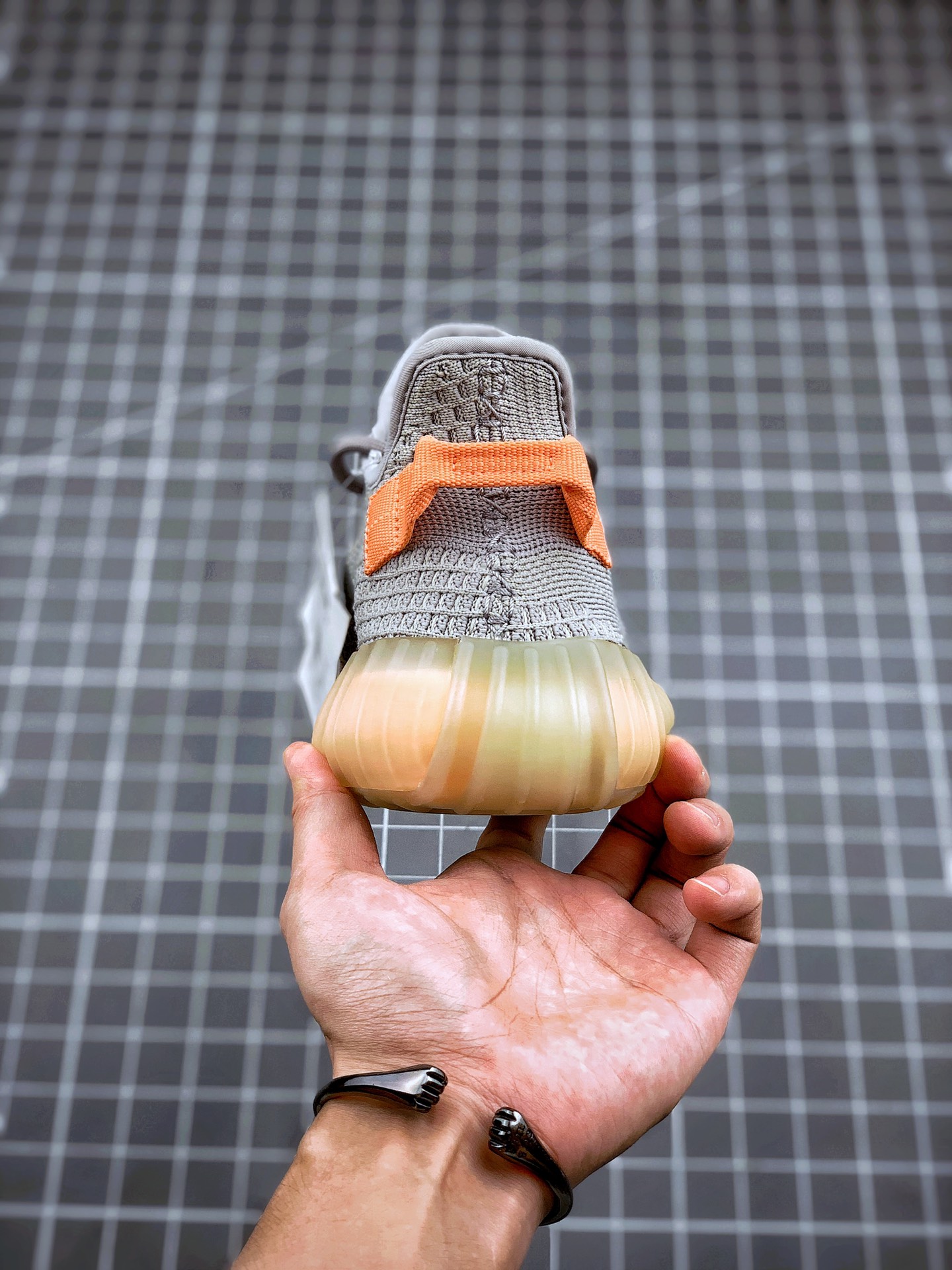 200 Adidas Yeezy 350 Boost V2  “True Form”欧洲限定