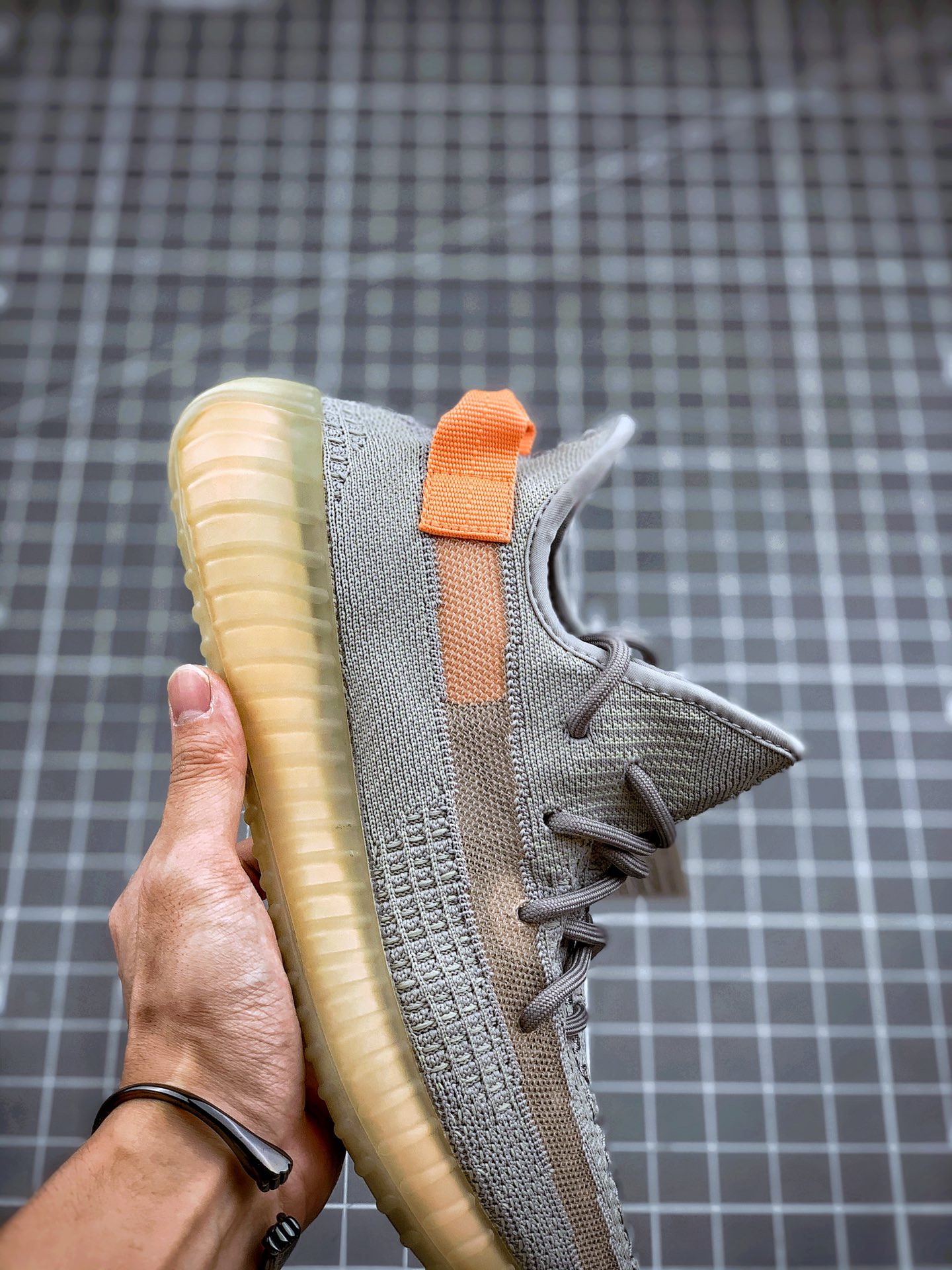 200 Adidas Yeezy 350 Boost V2  “True Form”欧洲限定