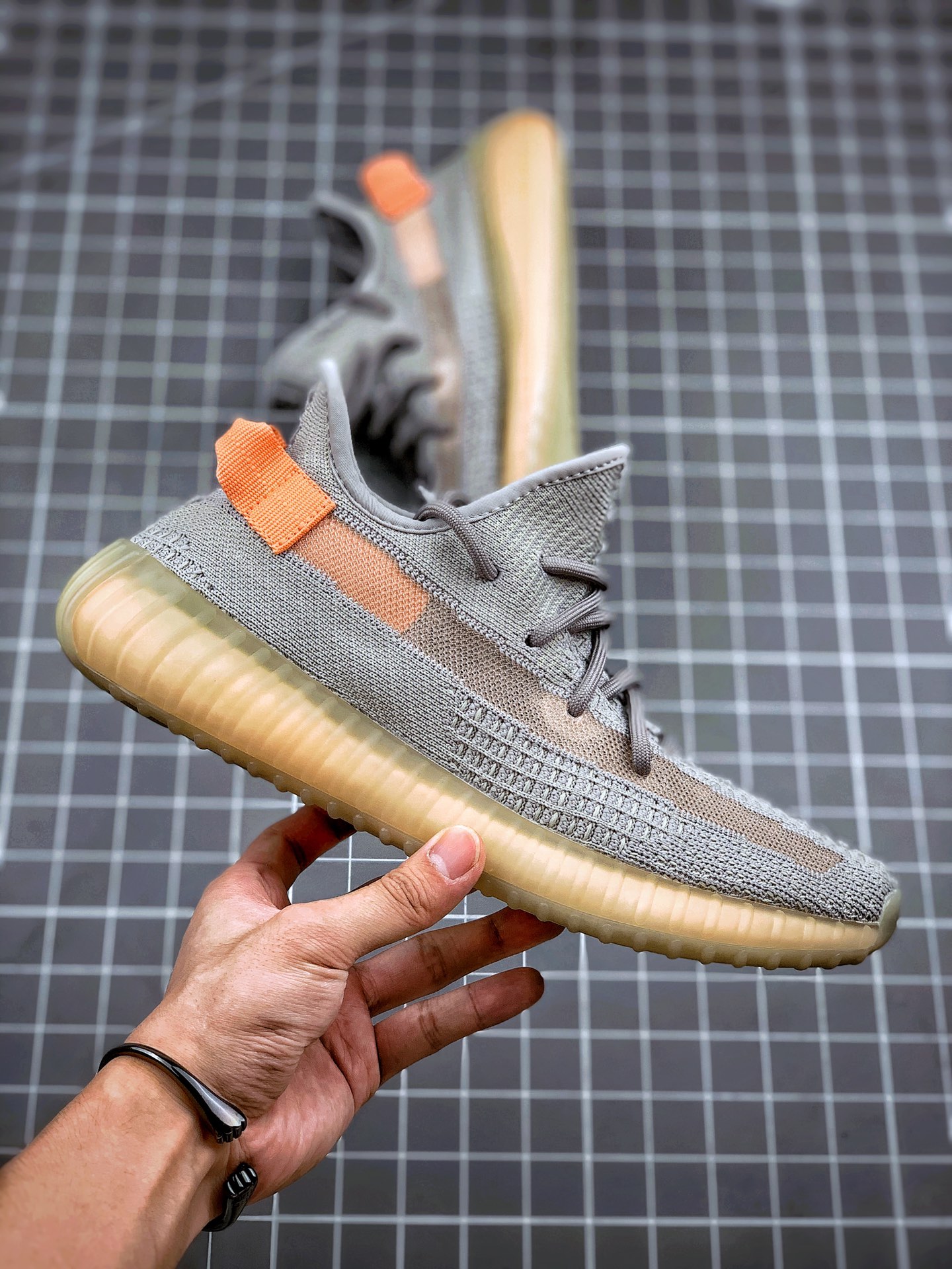 200 Adidas Yeezy 350 Boost V2  “True Form”欧洲限定