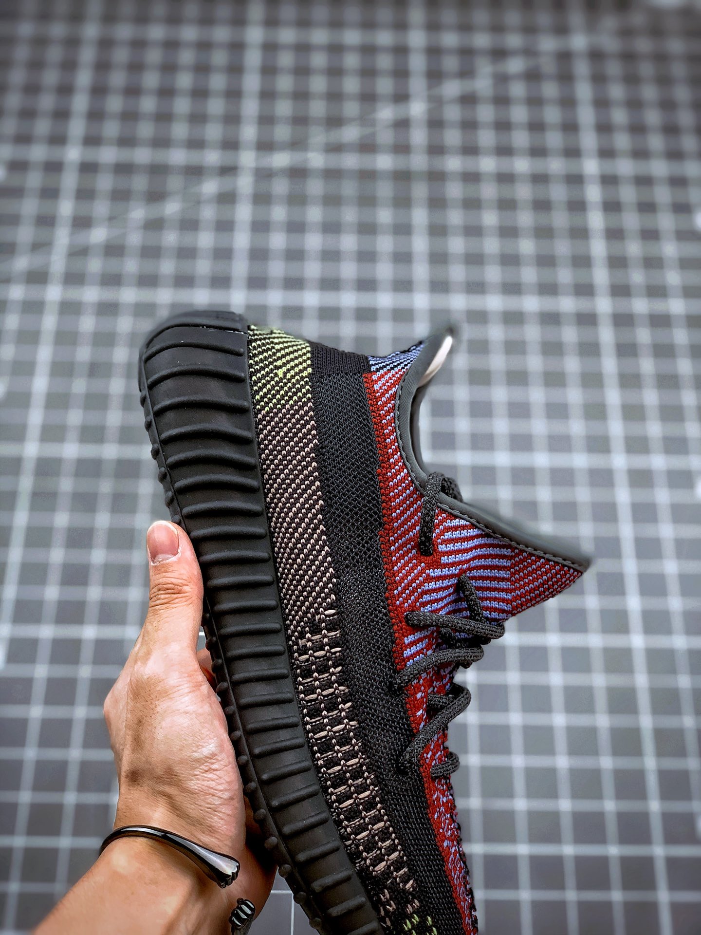 200 Adidas Yeezy 350 Boost V2  “Yecheil” 黑红拼接 天使