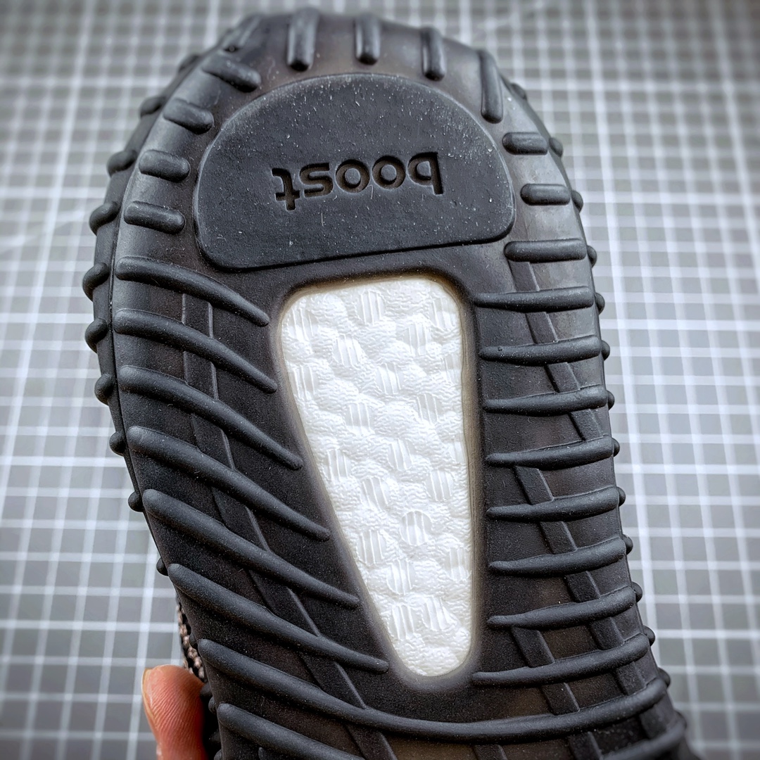 200 Adidas Yeezy 350 Boost V2  “Yecheil” 黑红拼接 满天星