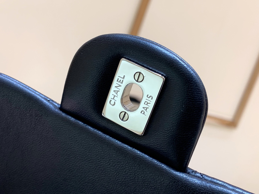 CHANEL CF 17CM方胖子 A01115羊皮/黑色/银扣