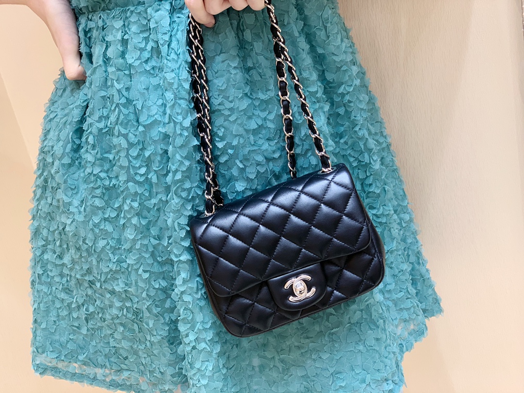 CHANEL CF 17CM方胖子 A01115羊皮/黑色/银扣