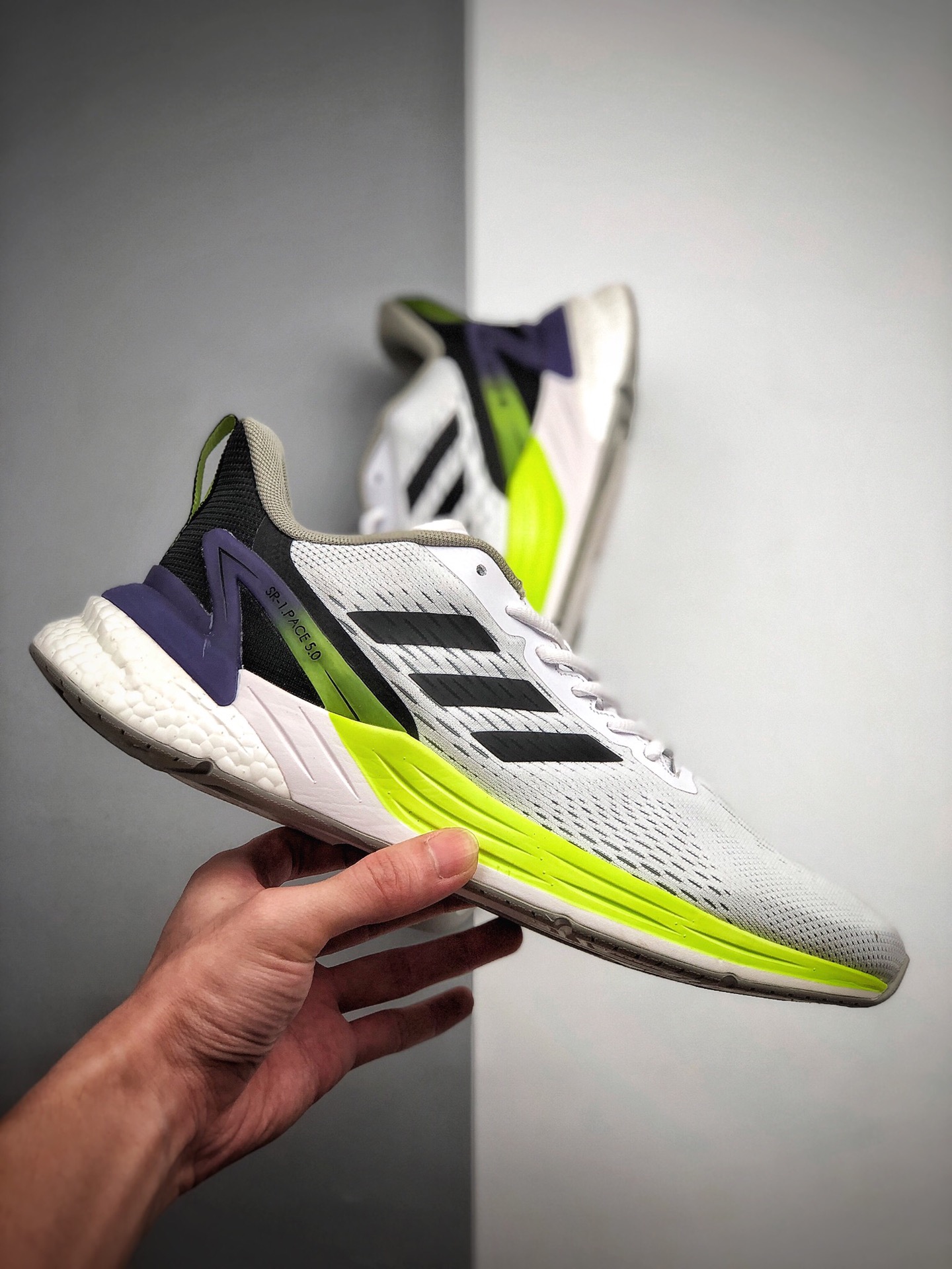 190  阿迪达斯RESPONSE SUPWE 超级速度跑鞋SR-l.PACE 5.0 以透气面网风格