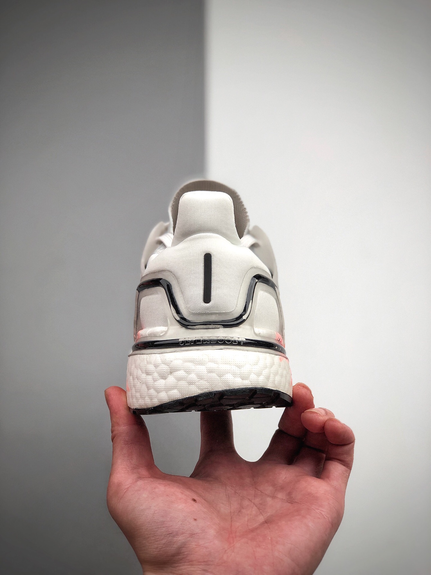 150 Adidas 阿迪达斯 Ultra Boost 20 超弹力爆米花中底 联名休闲跑步鞋