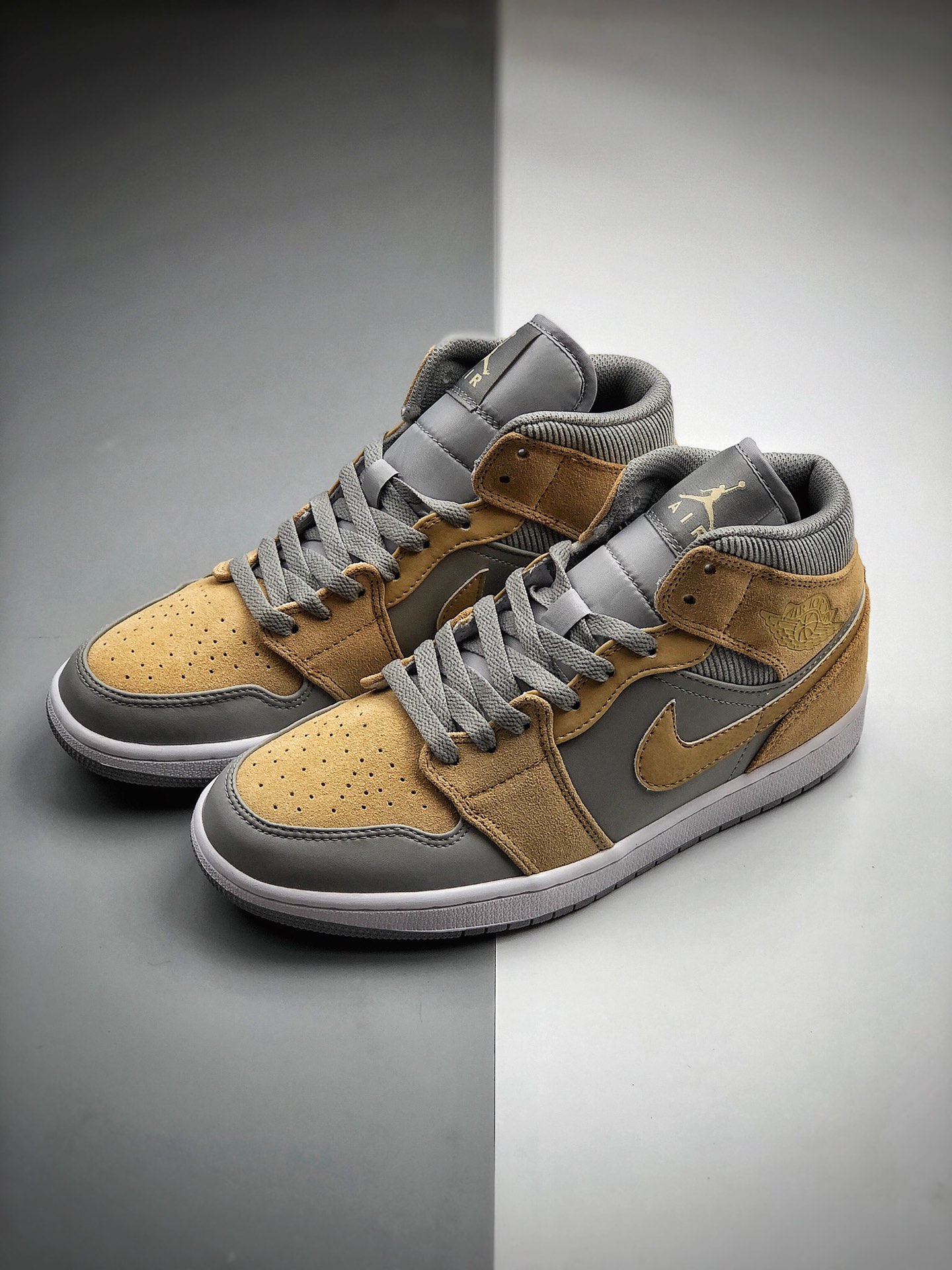 250 Air Jordan 1 Mid“棕灰”AJ1乔1中邦休闲板鞋 DA4666-001