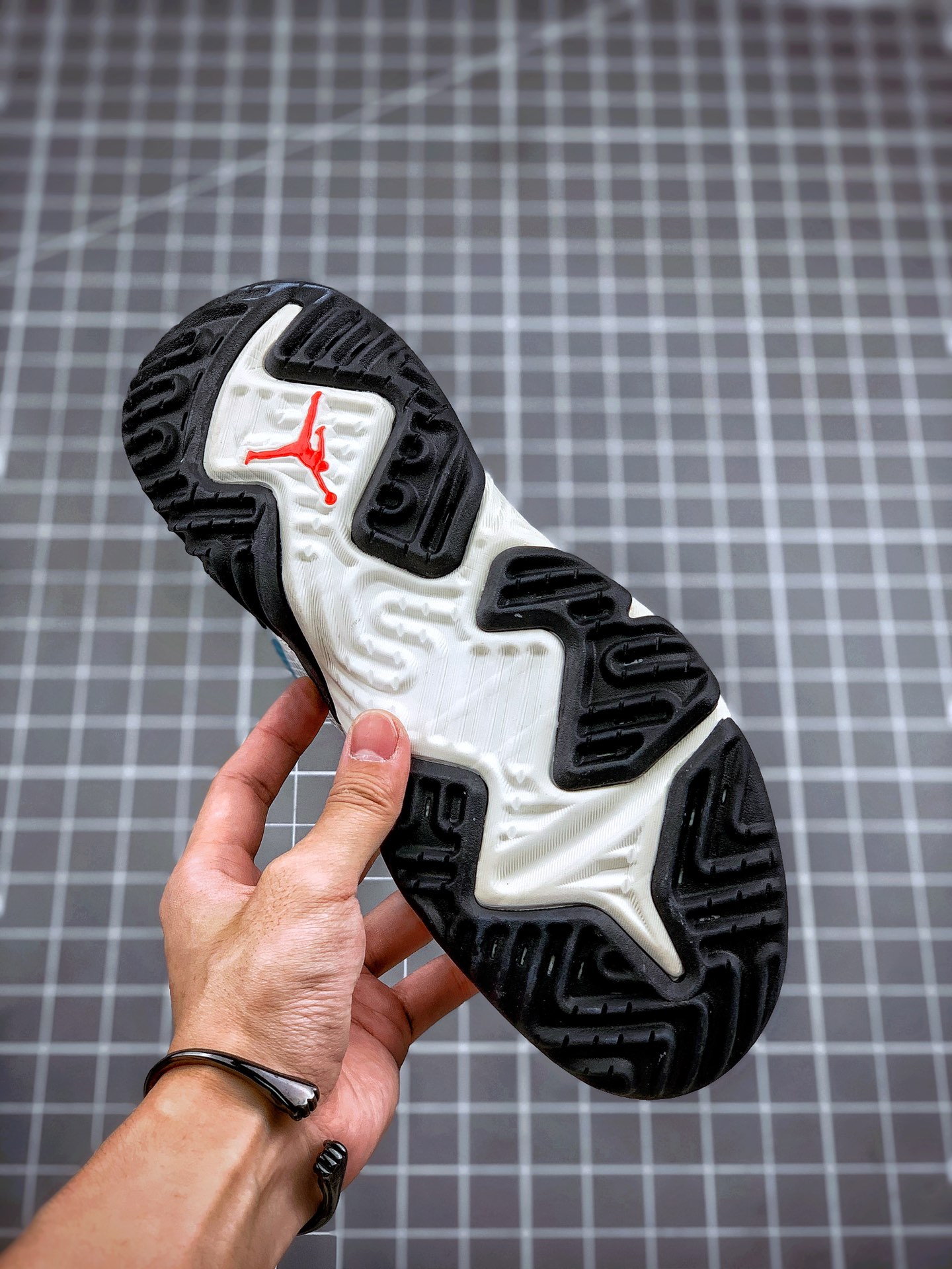 250 Air Jordan Delta SP 白红蓝近期日常上脚的绝佳选择货号: CZ4778-100