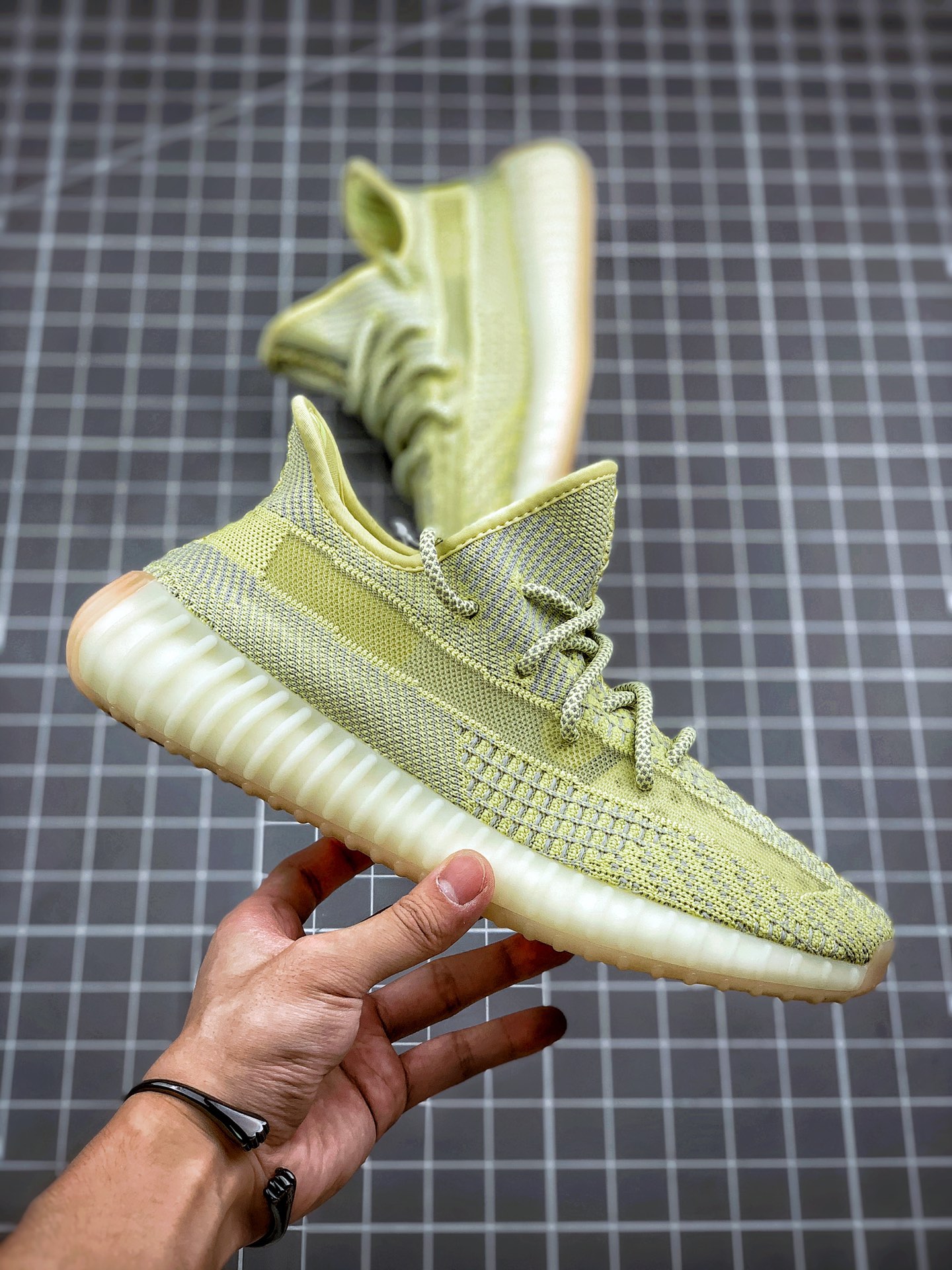 200 AD Yeezy 350 Boost V2 黄天使