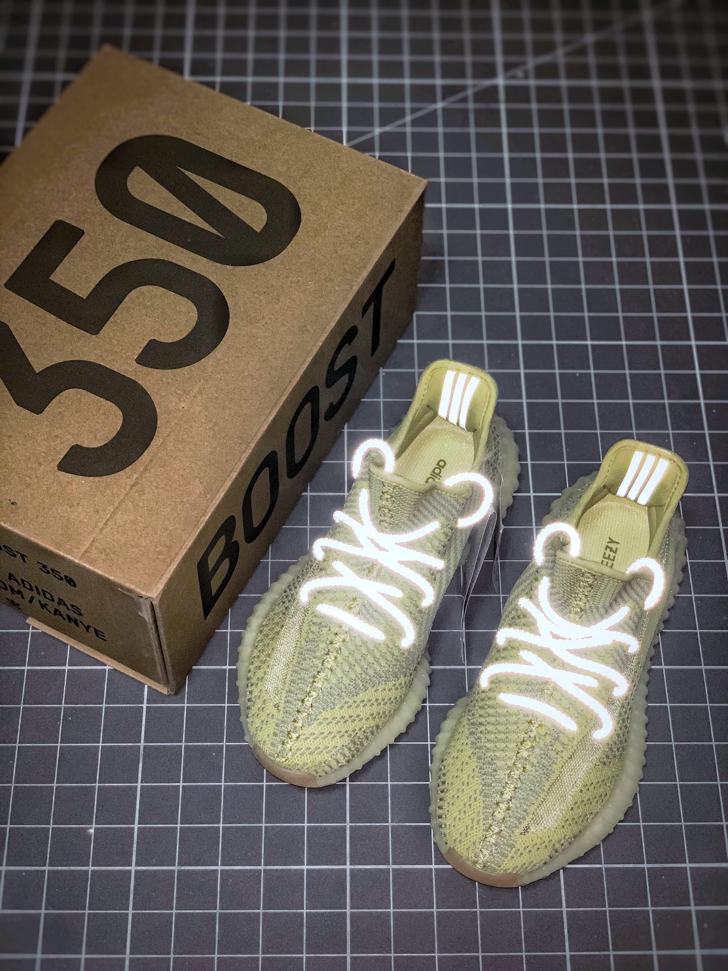 200 AD Yeezy 350 Boost V2 黄天使