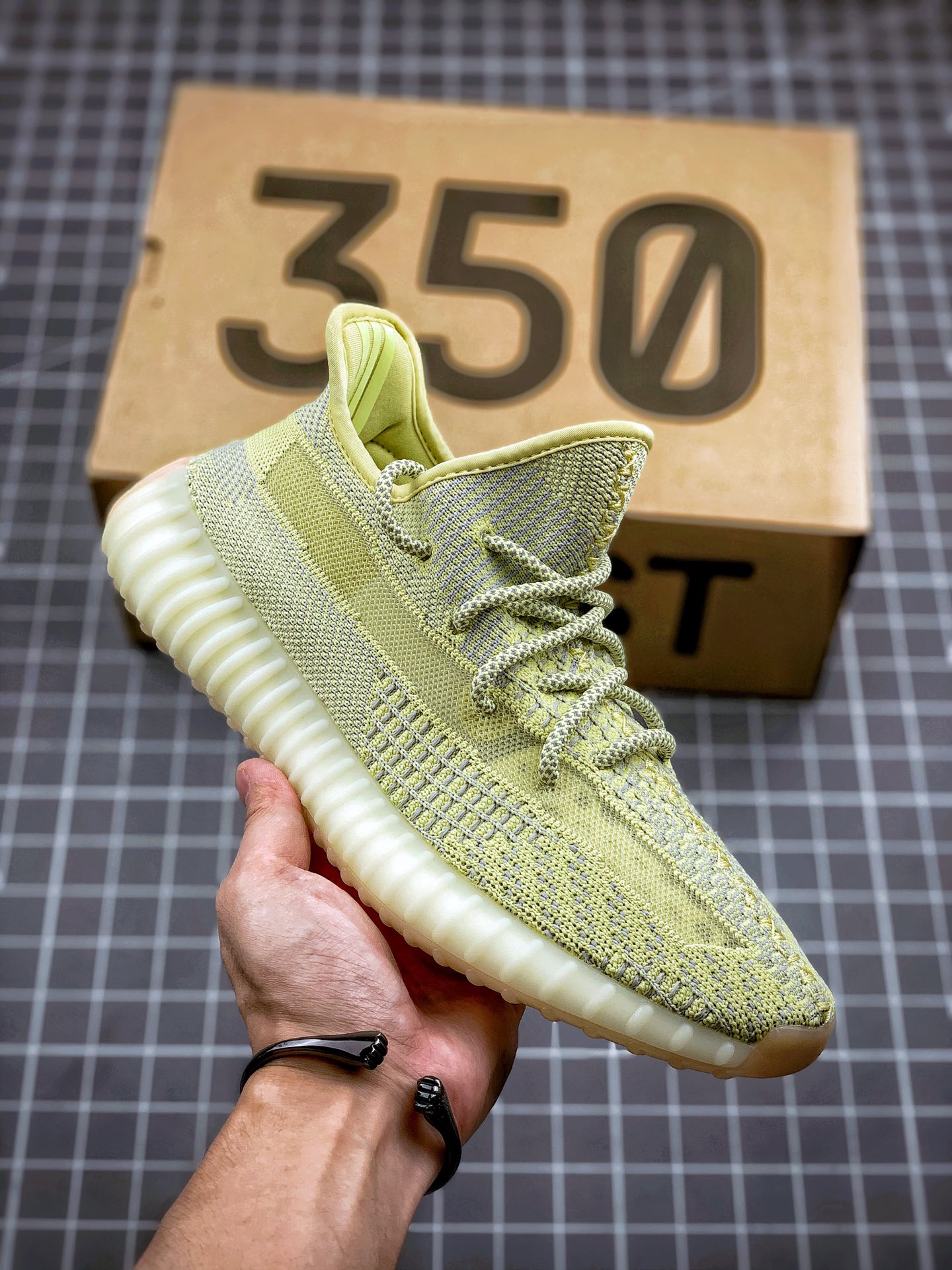 200 AD Yeezy 350 Boost V2 黄天使