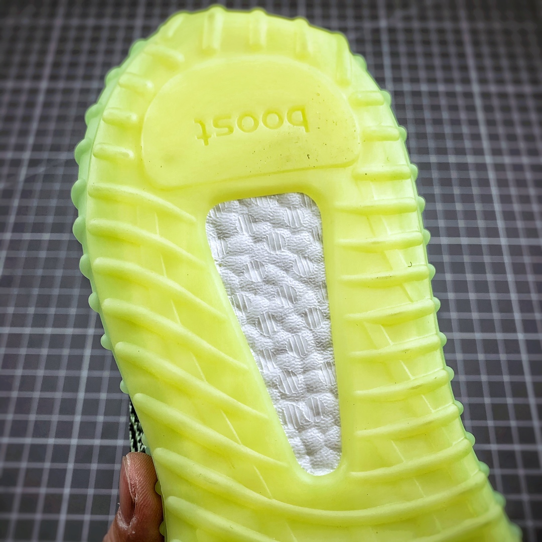 200 AD Yeezy 350 Boost V2 黑绿满天星