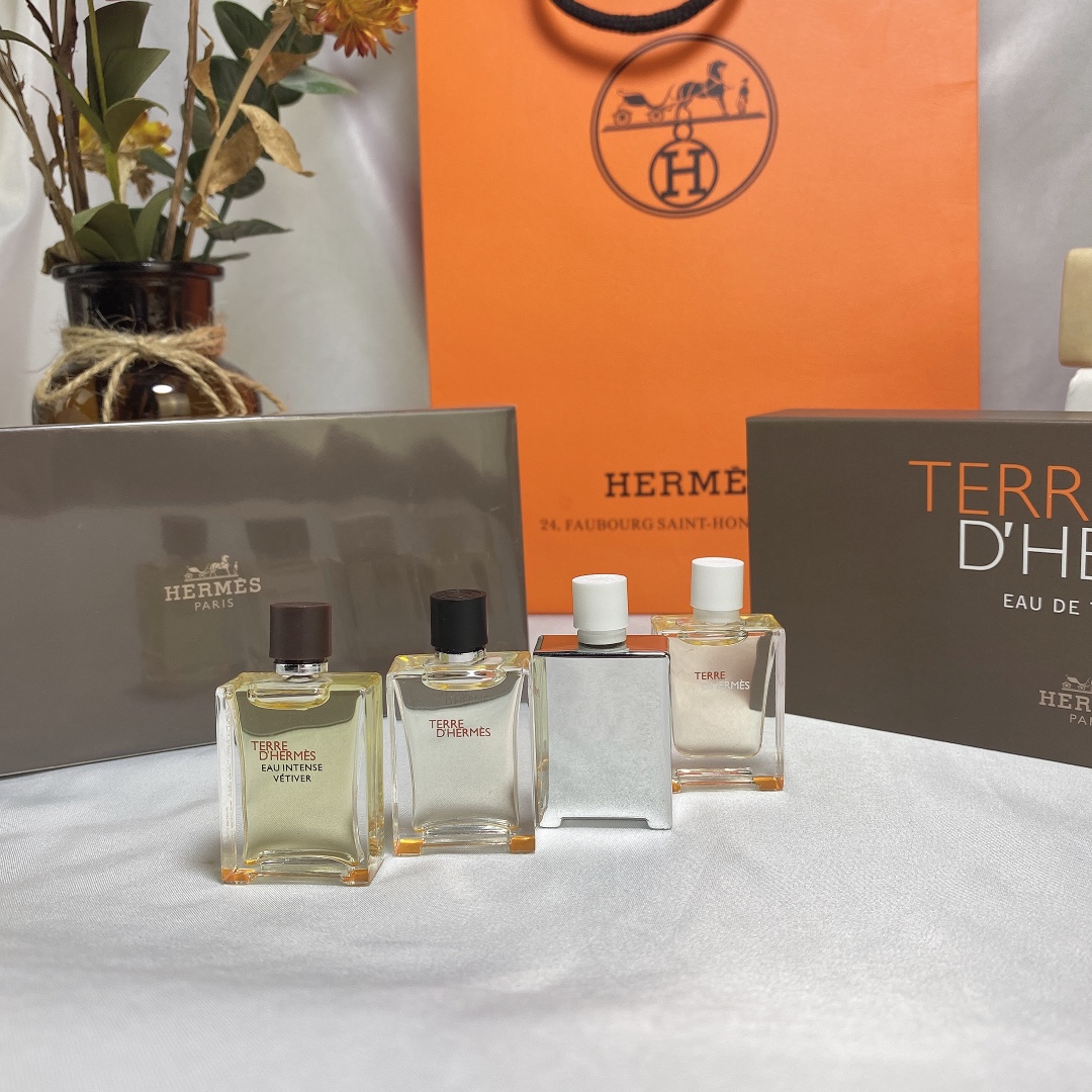 Hermès Terre d'Hermès Miniature Perfume Set - Travel-Friendly Fragrance 9 i1595910366 6215 7