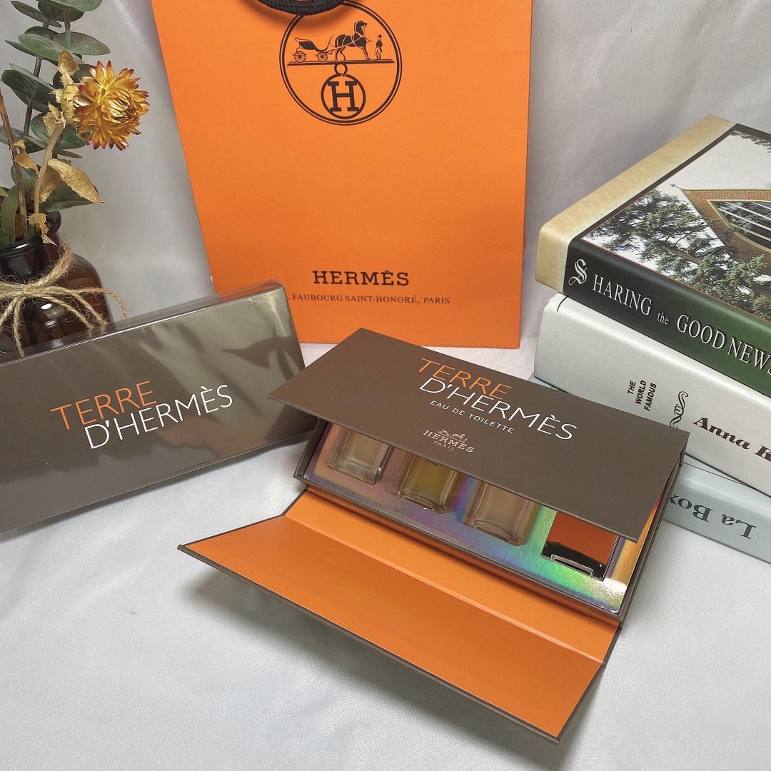 Hermès Terre d'Hermès Miniature Perfume Set - Travel-Friendly Fragrance 10 i1595910366 9709 8