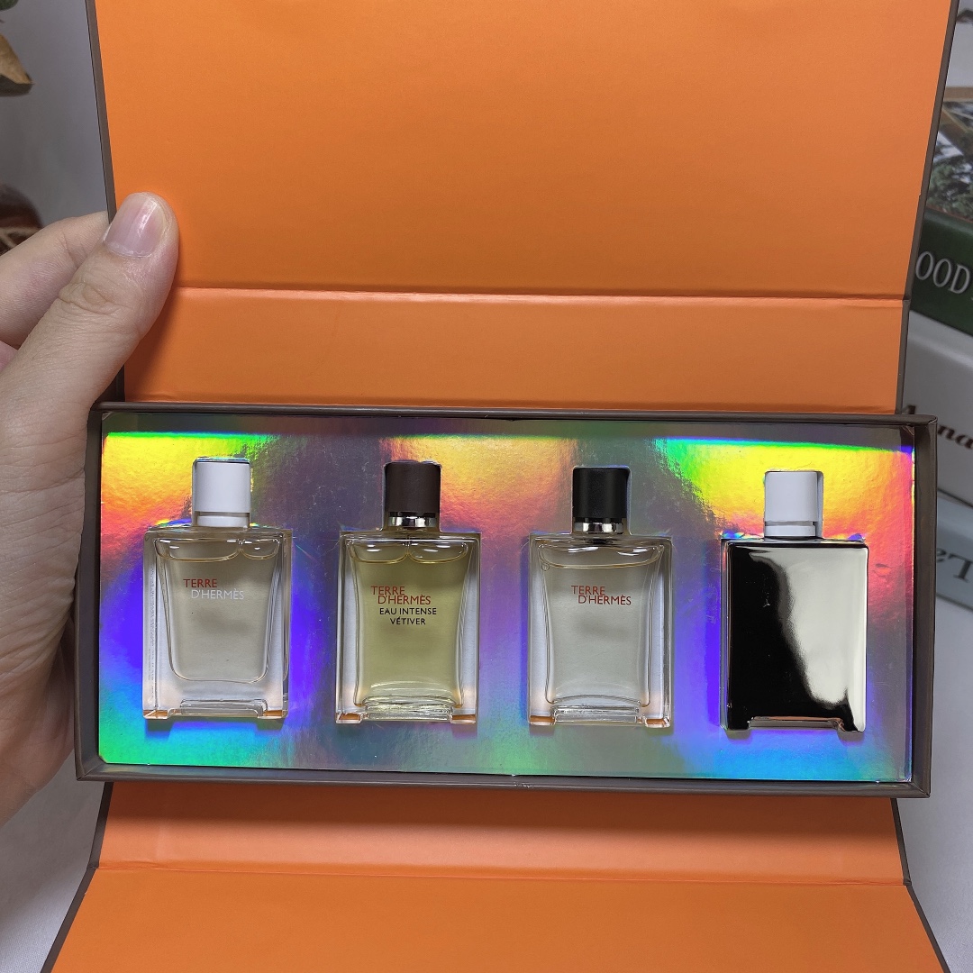 Hermès Terre d'Hermès Miniature Perfume Set - Travel-Friendly Fragrance 3 i1595910366 9768 1