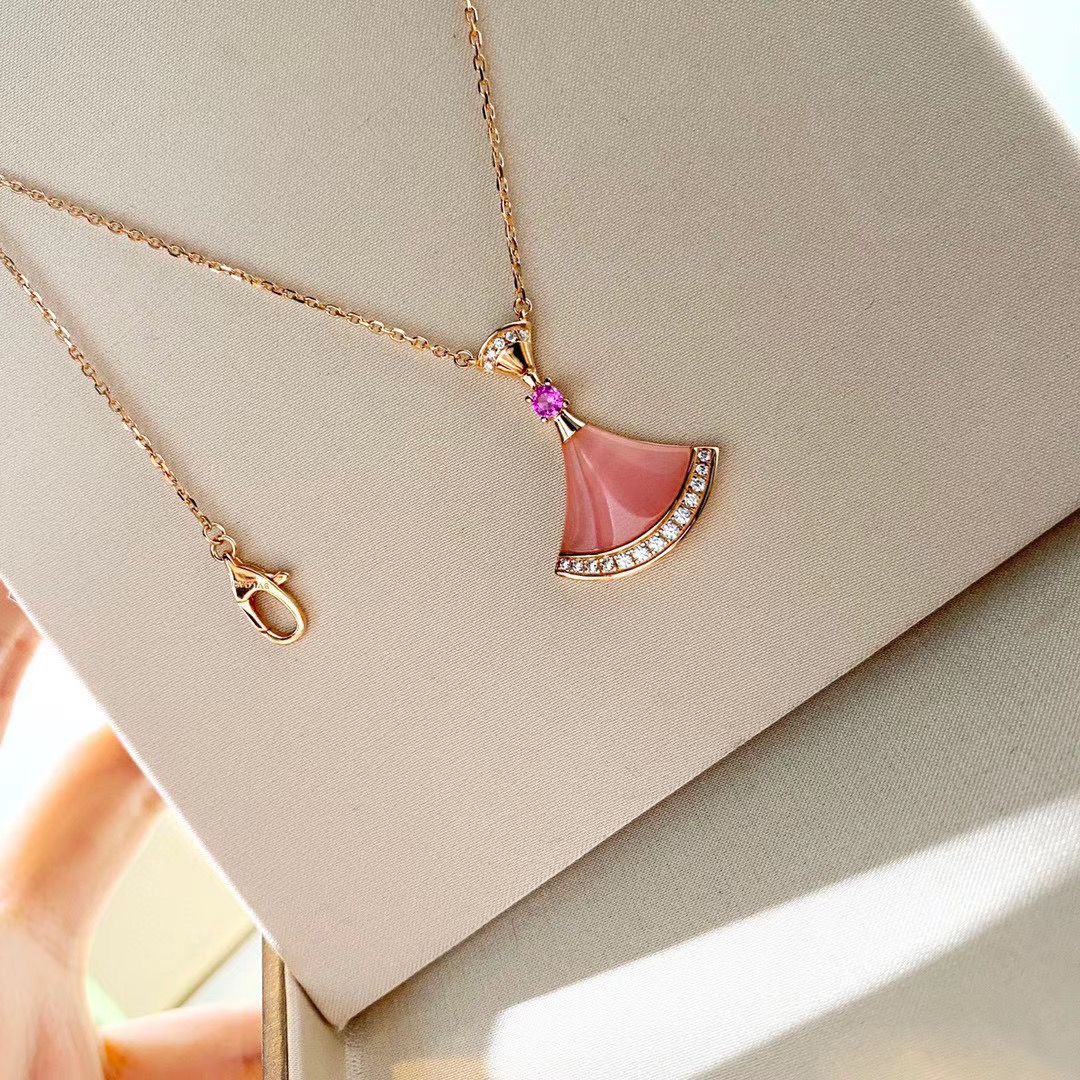 NO:104619,Bulgari Chinese Valentine's limited edition cherry blossom powder, Bulgari necklace, bvlgari, necklace19860909宝格丽七夕限定款 樱花粉,宝格丽项链,bvlgari,necklace,Jewelry