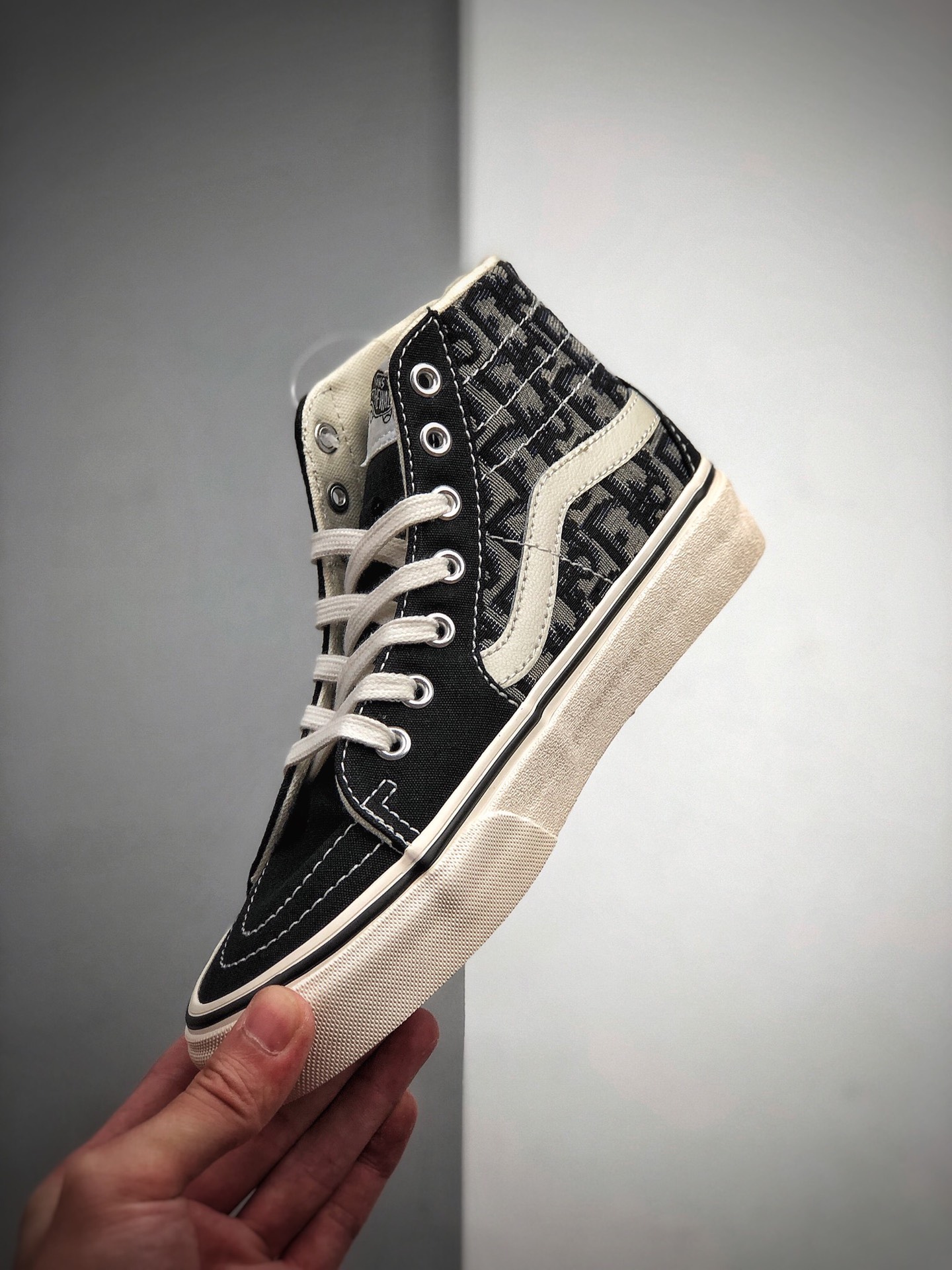 160  Dior x VANS 范斯SK8-HI TAPERED 迪奥联名 鲜美系列帆布硫化板鞋VN0A4U16R15