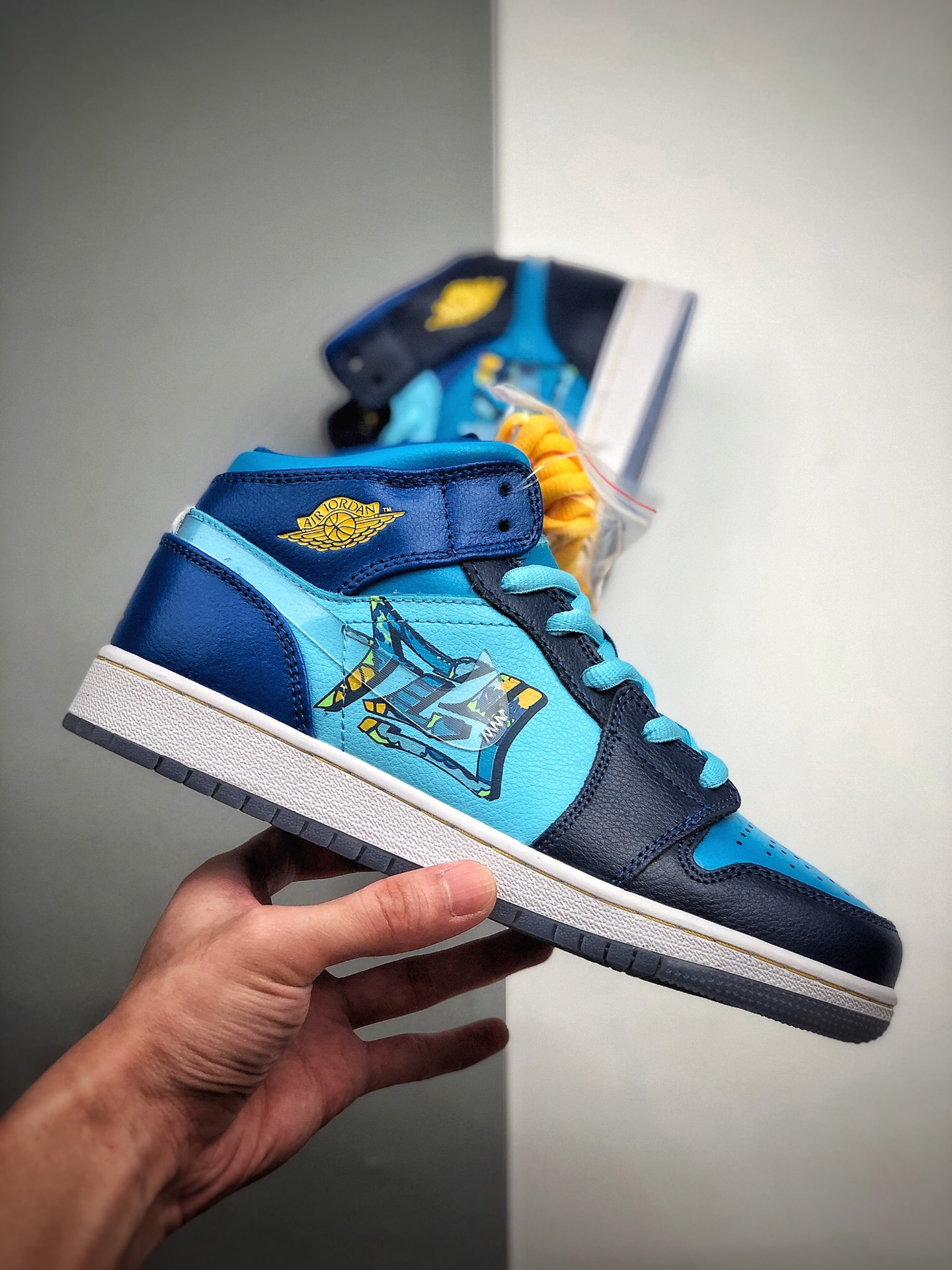 250 Air Jordan 1 Mid GS “Fly” 冰蓝鸳鸯 天堂底 BV7446-400