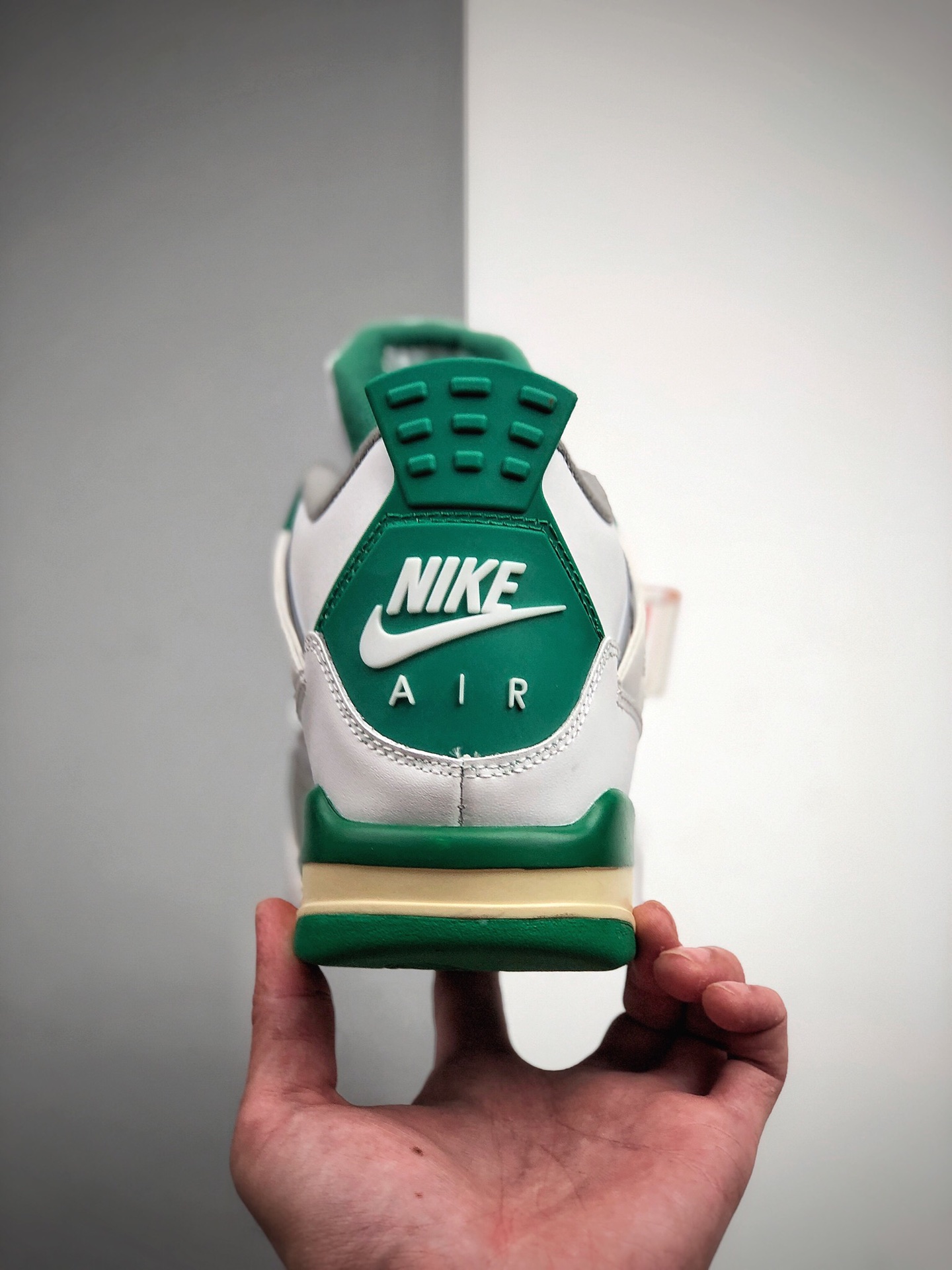 200  Air Jordan AJ4 Retro “Motorsport” 白灰绿308497-117