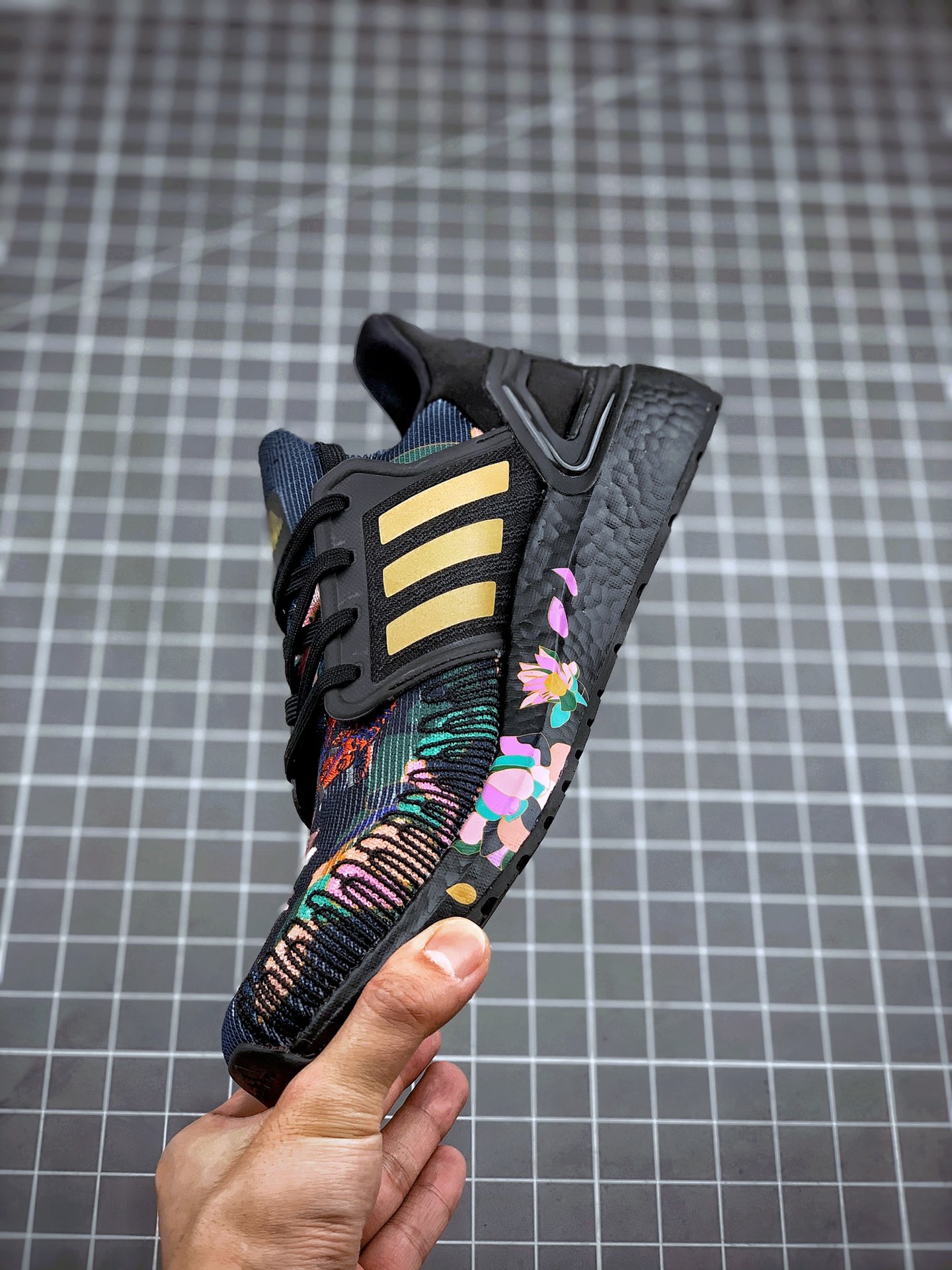 200 Adidas UltraBoost 6.0 2019官方同步主推新款