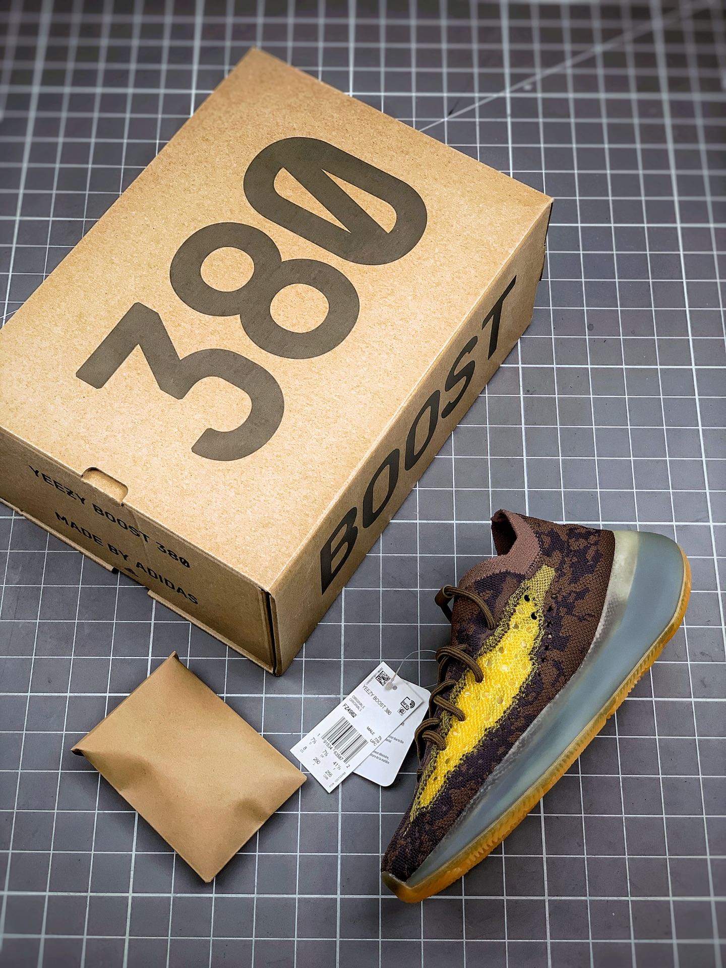 370 YEEZY Boost 380 棕黄
