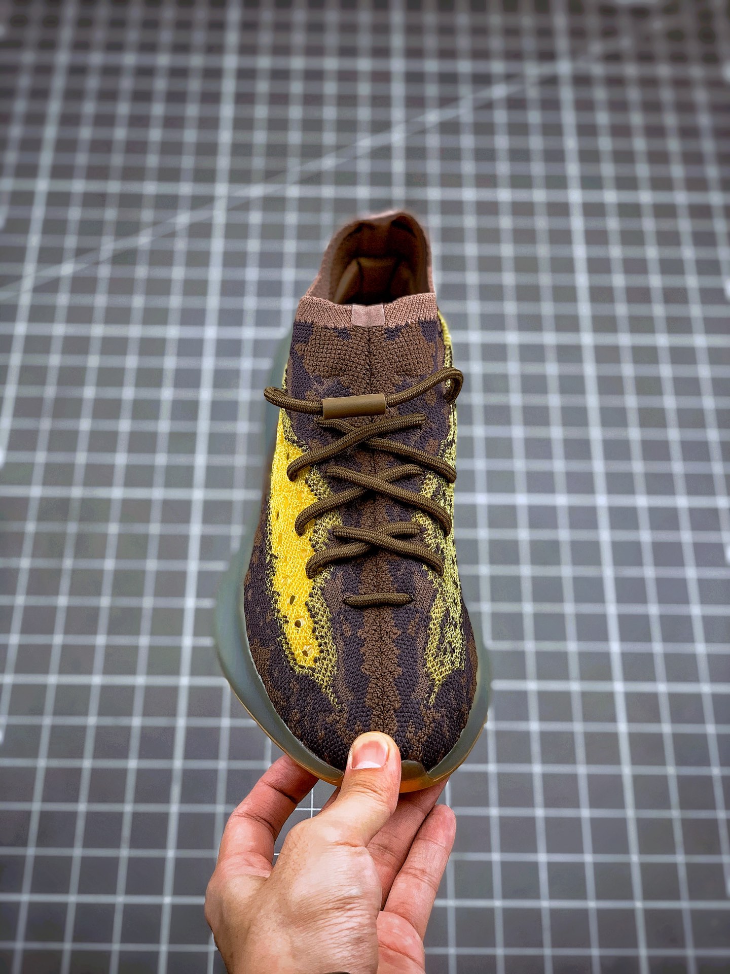 370 YEEZY Boost 380 棕黄