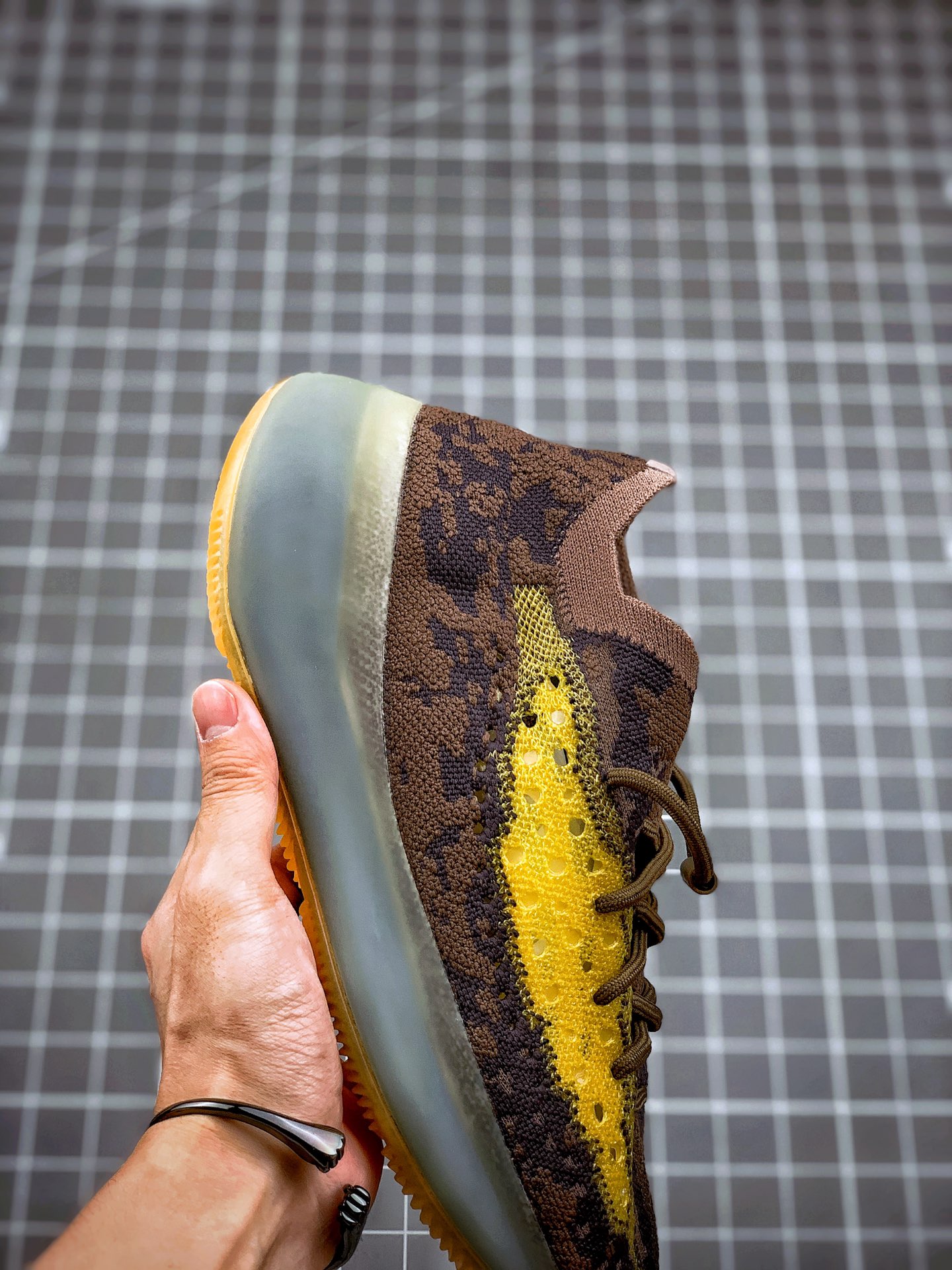 370 YEEZY Boost 380 棕黄