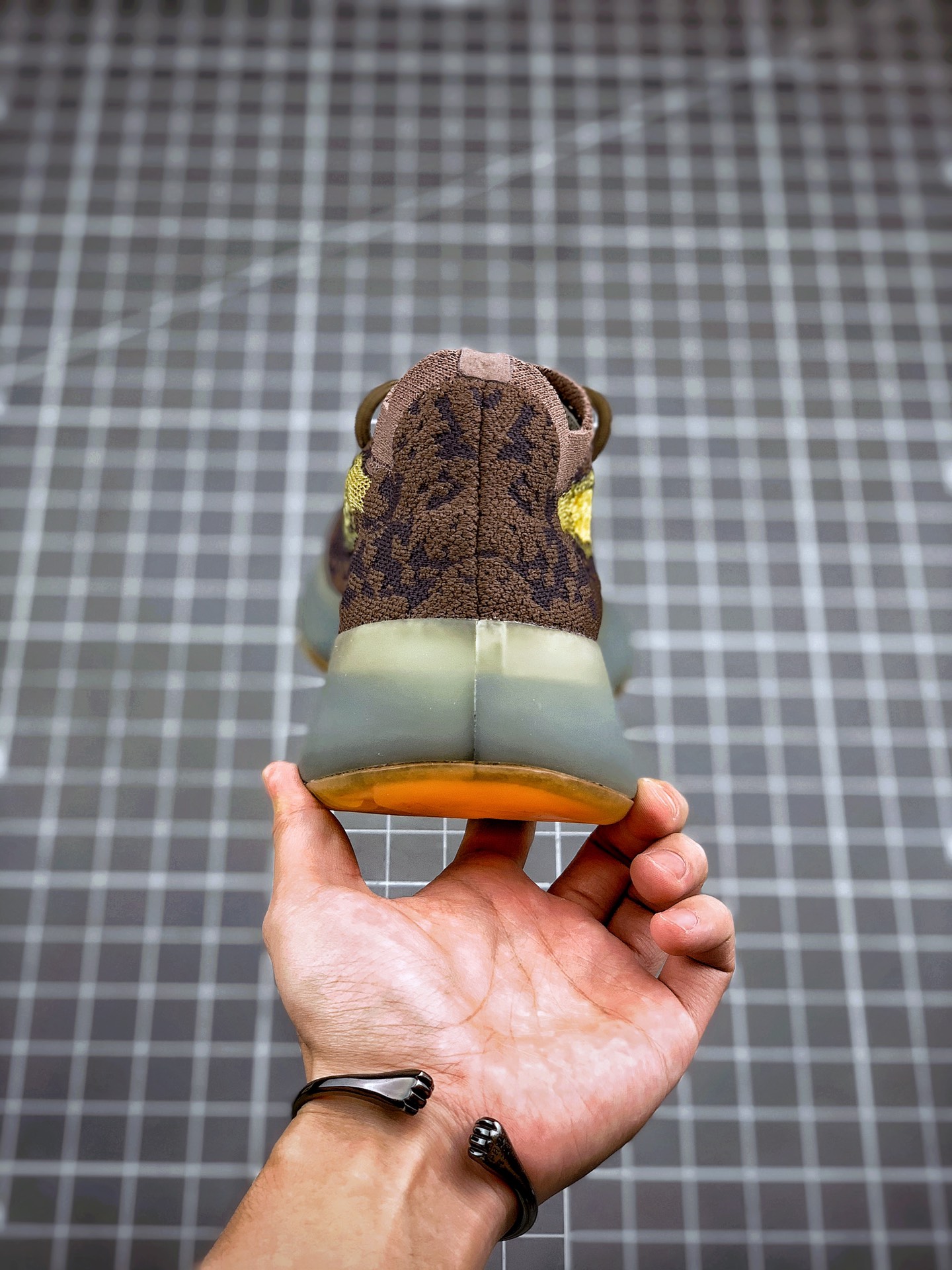 370 YEEZY Boost 380 棕黄