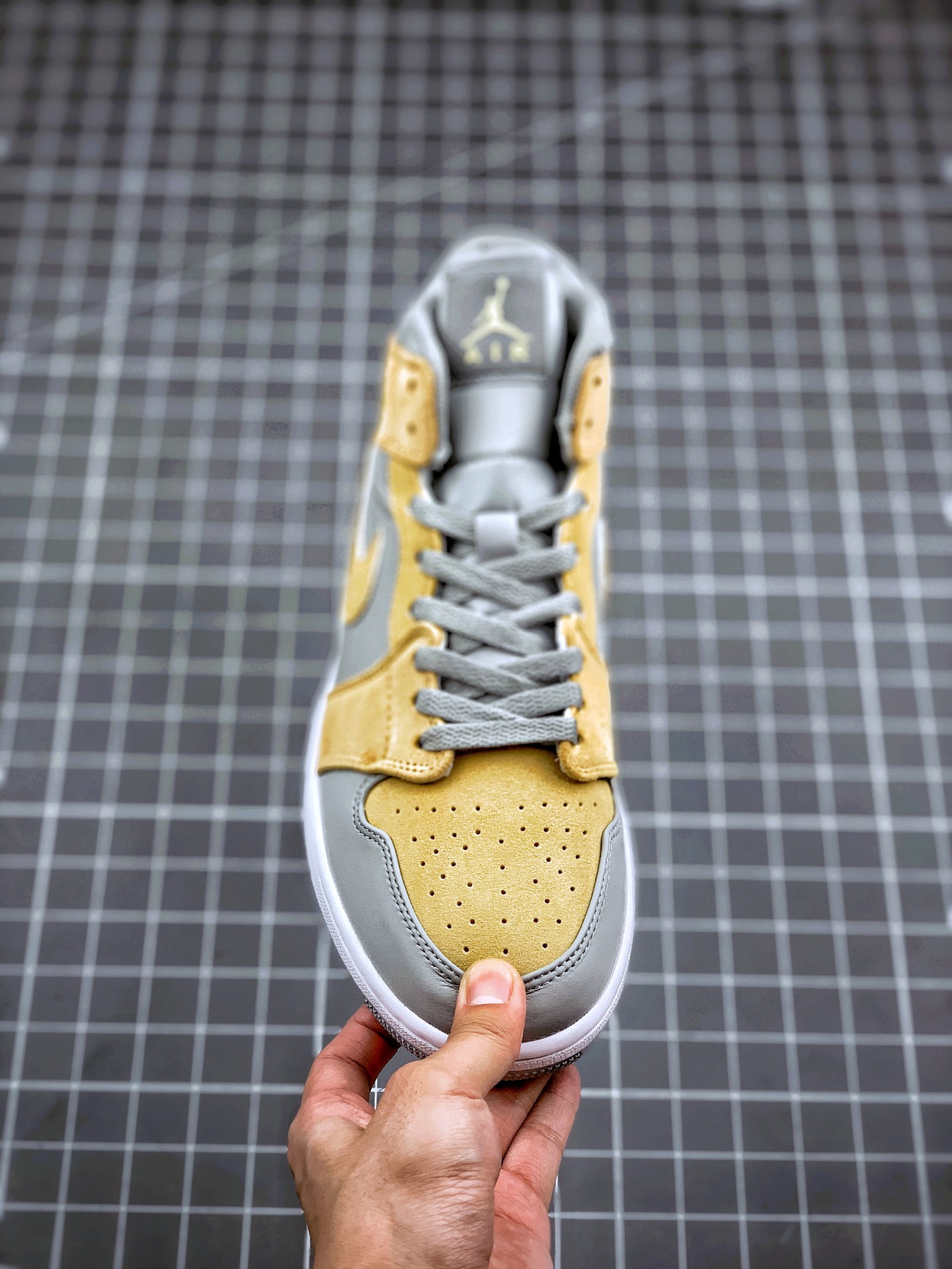 250 Air Jordan 1 Mid 棕灰 AJ1乔1中邦休闲板鞋 同步官方配色  DA4666-001