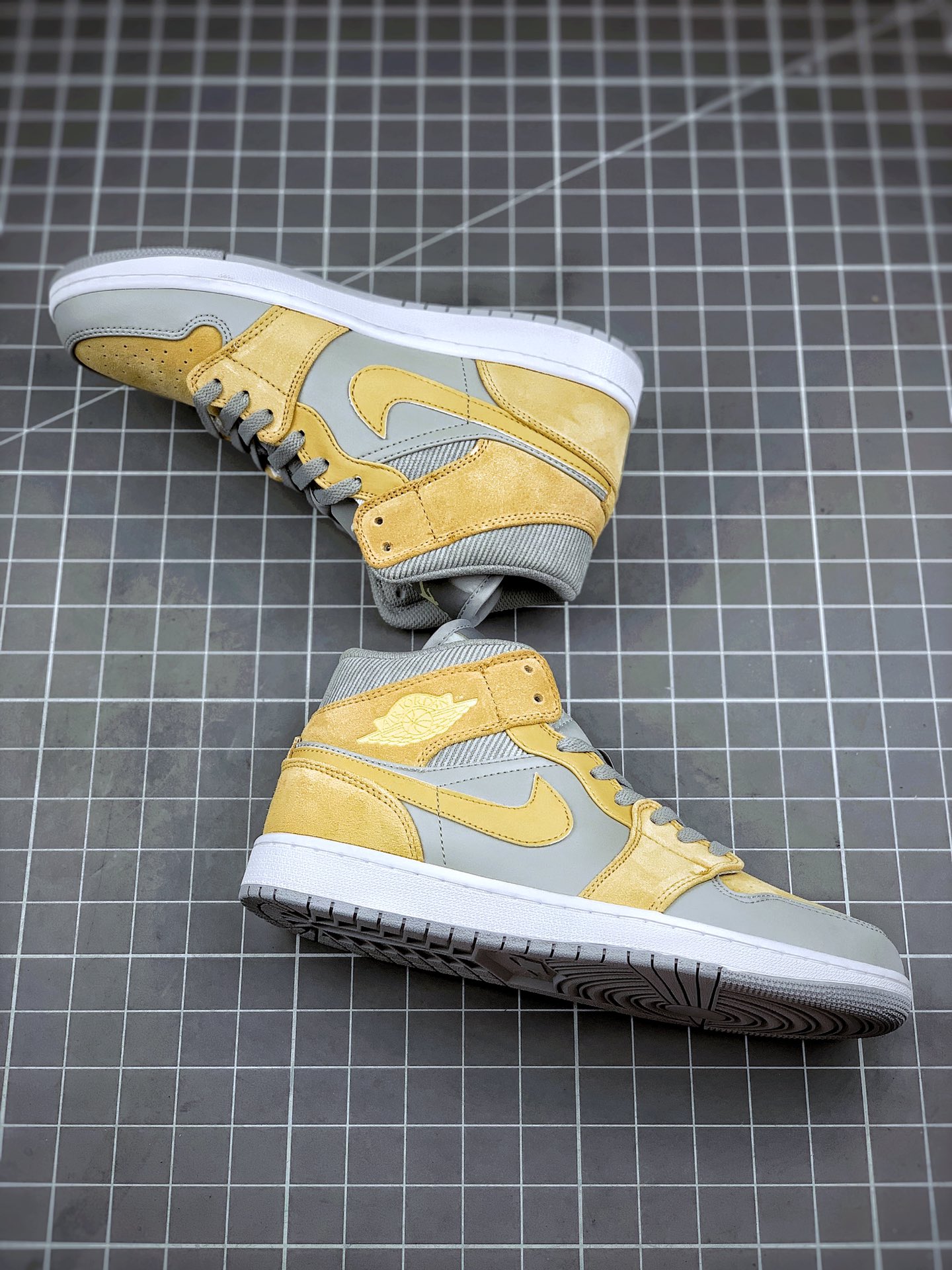 250 Air Jordan 1 Mid 棕灰 AJ1乔1中邦休闲板鞋 同步官方配色  DA4666-001