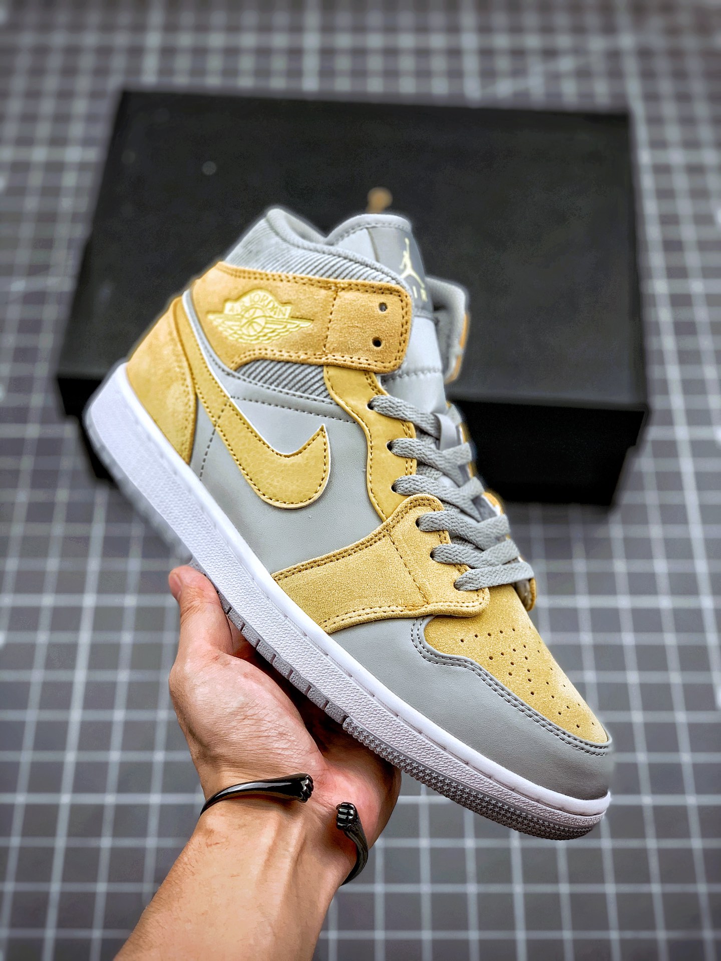 250 Air Jordan 1 Mid 棕灰 AJ1乔1中邦休闲板鞋 同步官方配色  DA4666-001