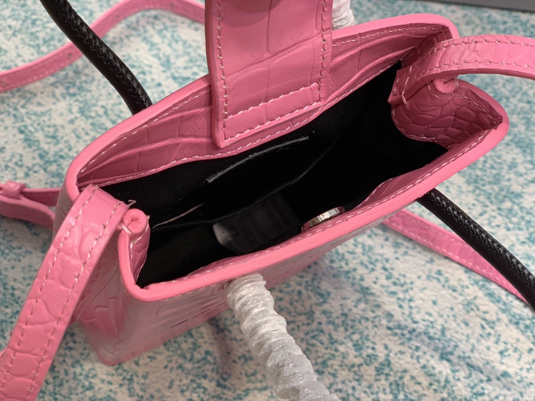 鳄鱼纹Balenciagα牛皮购物袋
