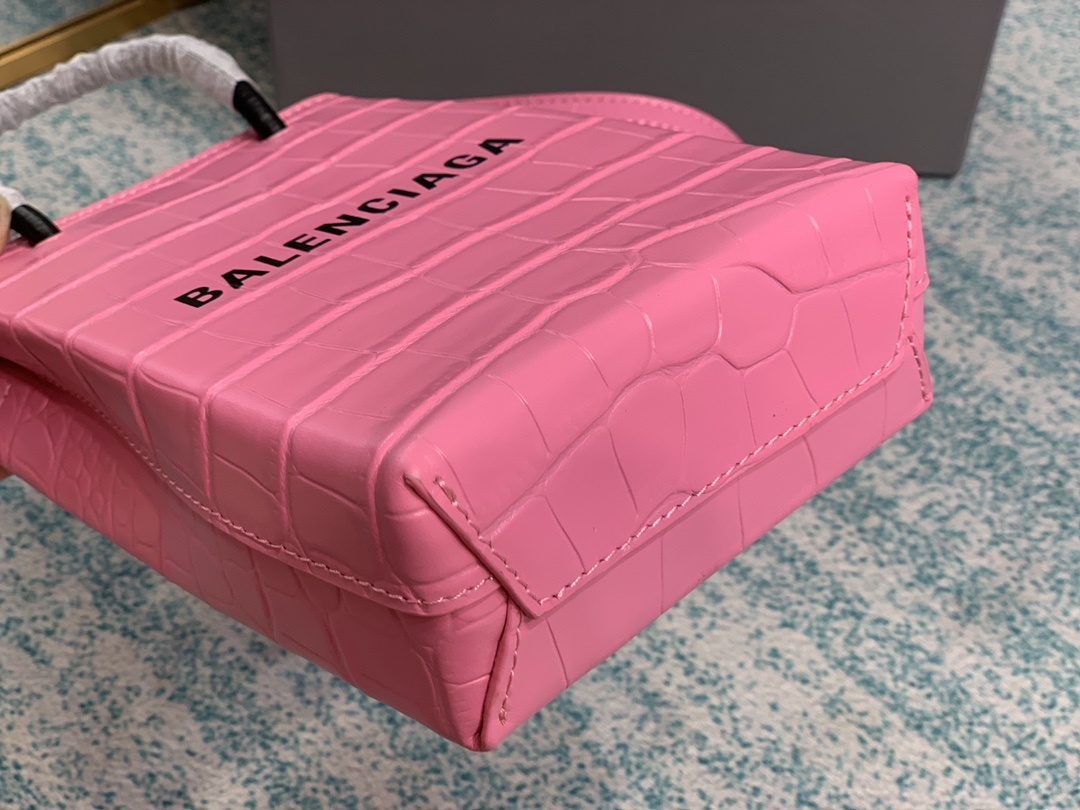 鳄鱼纹Balenciagα牛皮购物袋