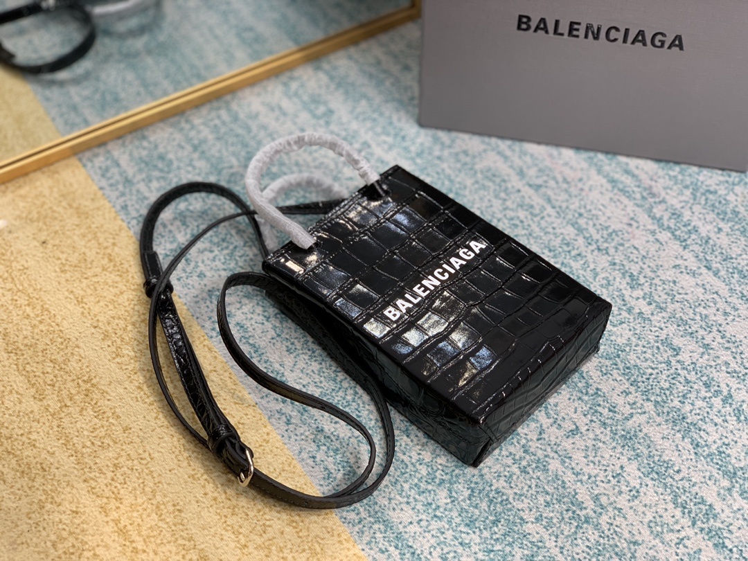 鳄鱼纹Balenciagα牛皮购物袋