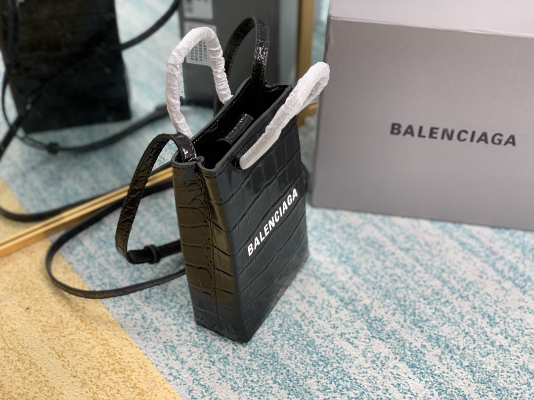 鳄鱼纹Balenciagα牛皮购物袋