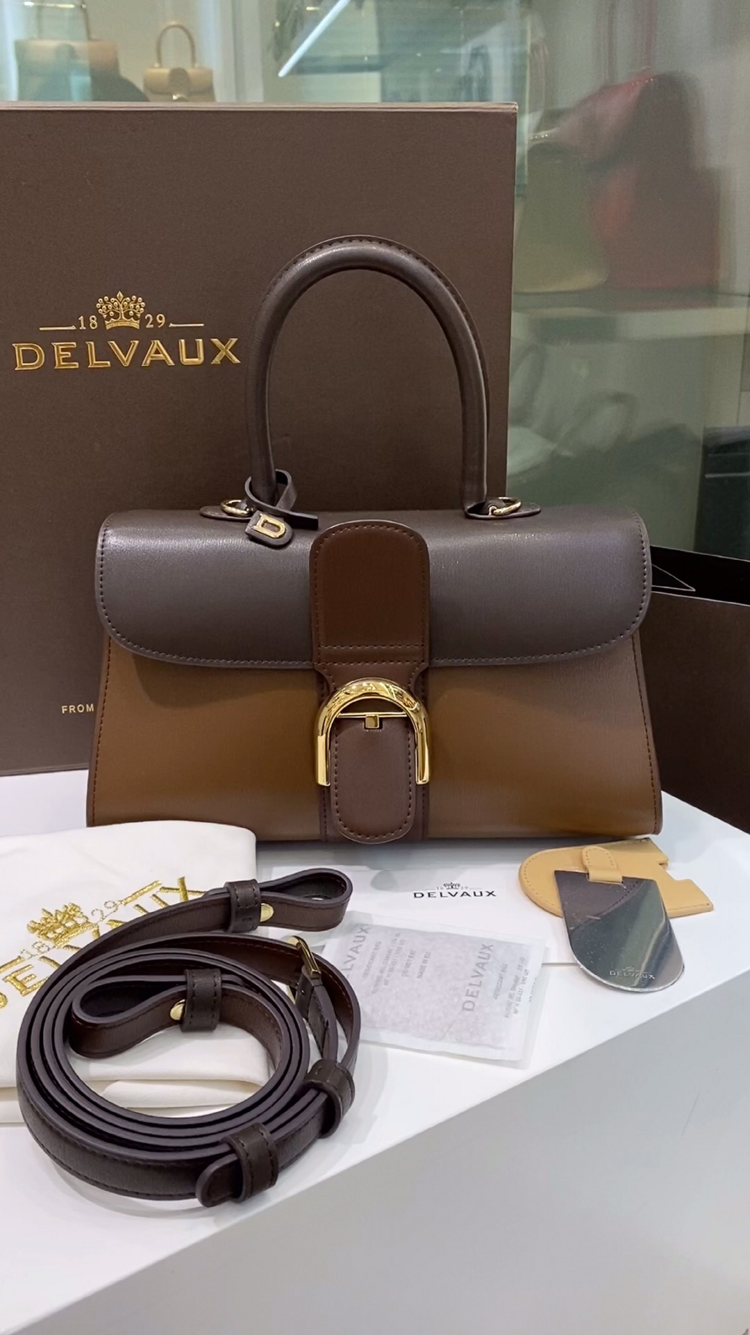 Delvaux Spot