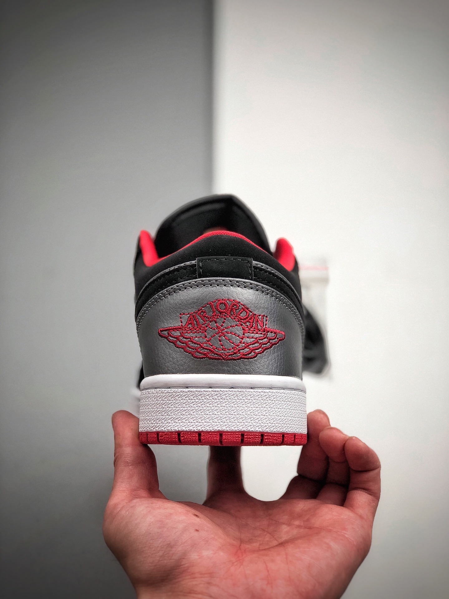 200  Nike Air Jordan 1 Retro Low AJ1/乔1低帮时尚潮流运动休闲板鞋553558-002