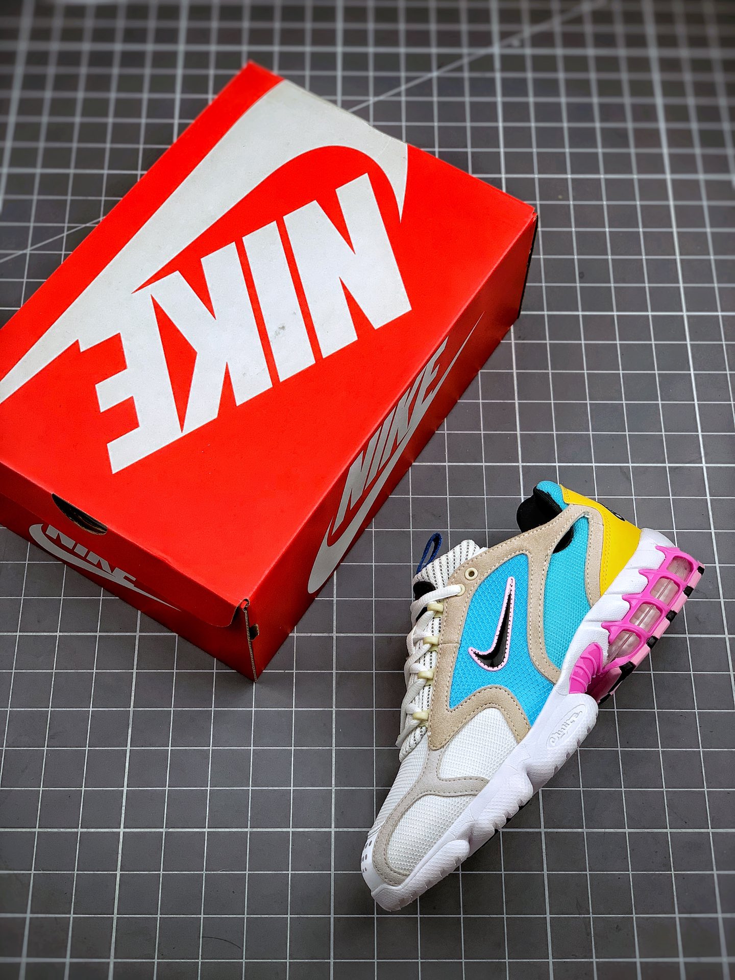 200 Stussy x Air Zoom Spiridon CG 2  六层组合气垫  灰蓝粉 限定版 CW7482-100