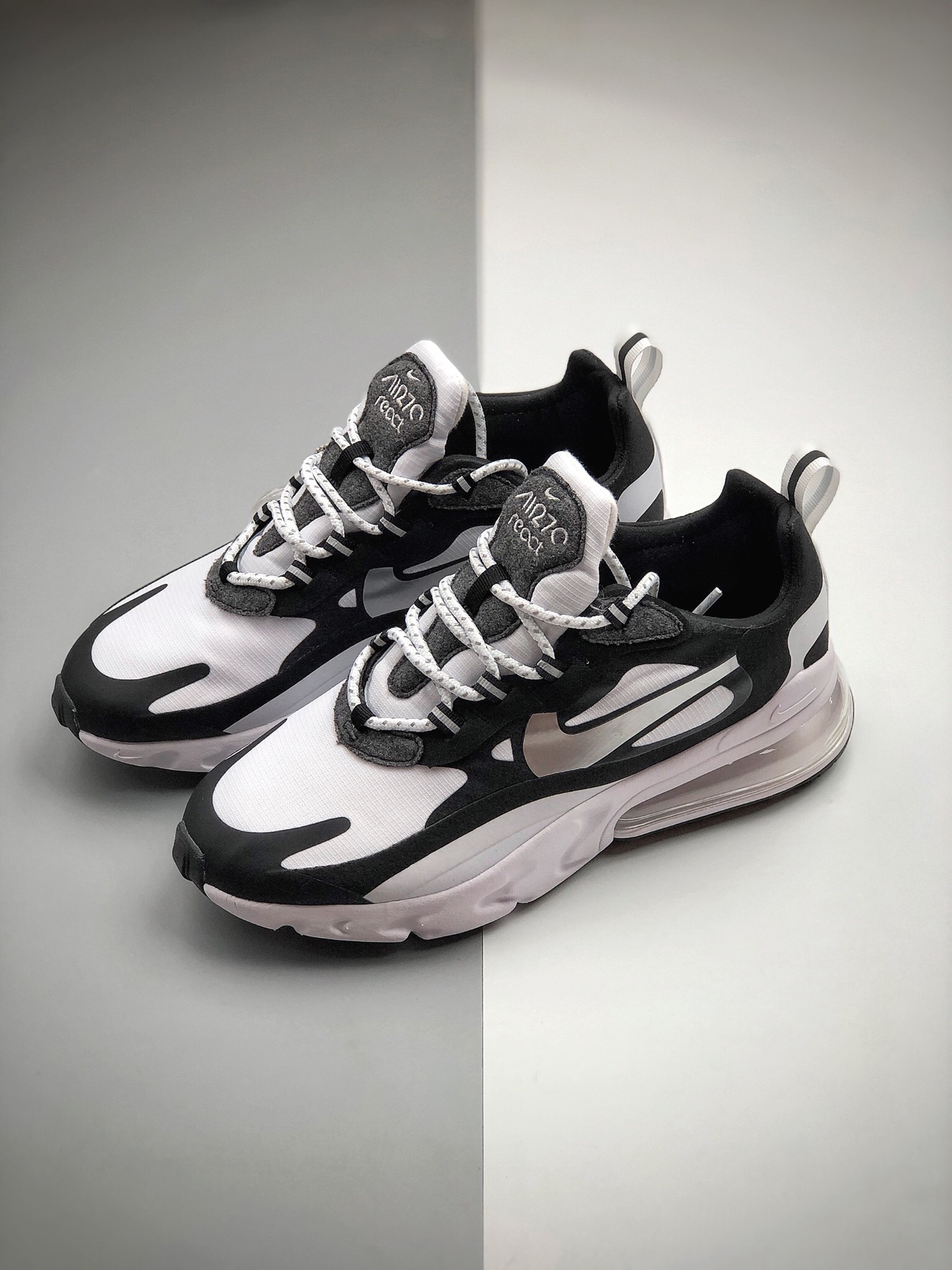 180 耐克Nike Wmns Air Max 270 React ”White/Light Blue”270瑞亚慢跑鞋CQ4805-101