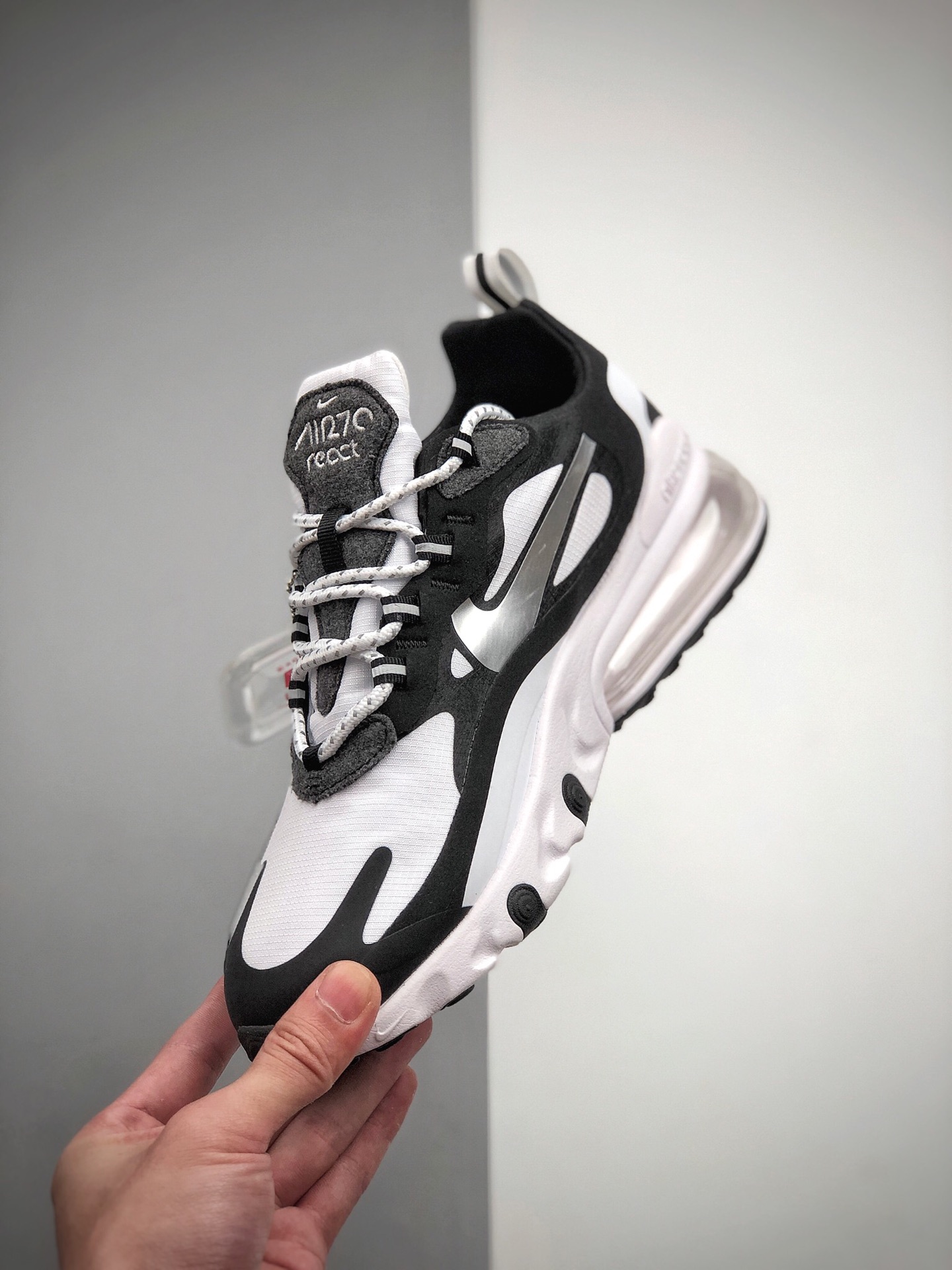 180 耐克Nike Wmns Air Max 270 React ”White/Light Blue”270瑞亚慢跑鞋CQ4805-101