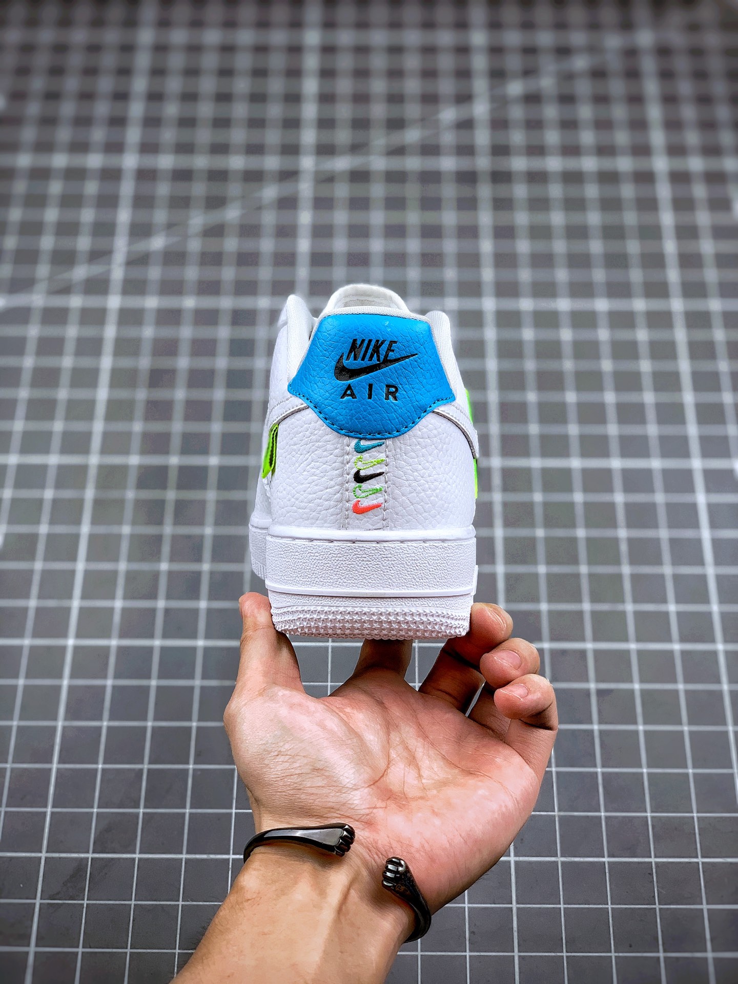 200 Air Force 1 '07 SE Worldwide LF世界共同努力空军一号低帮 货号：CT1414-101