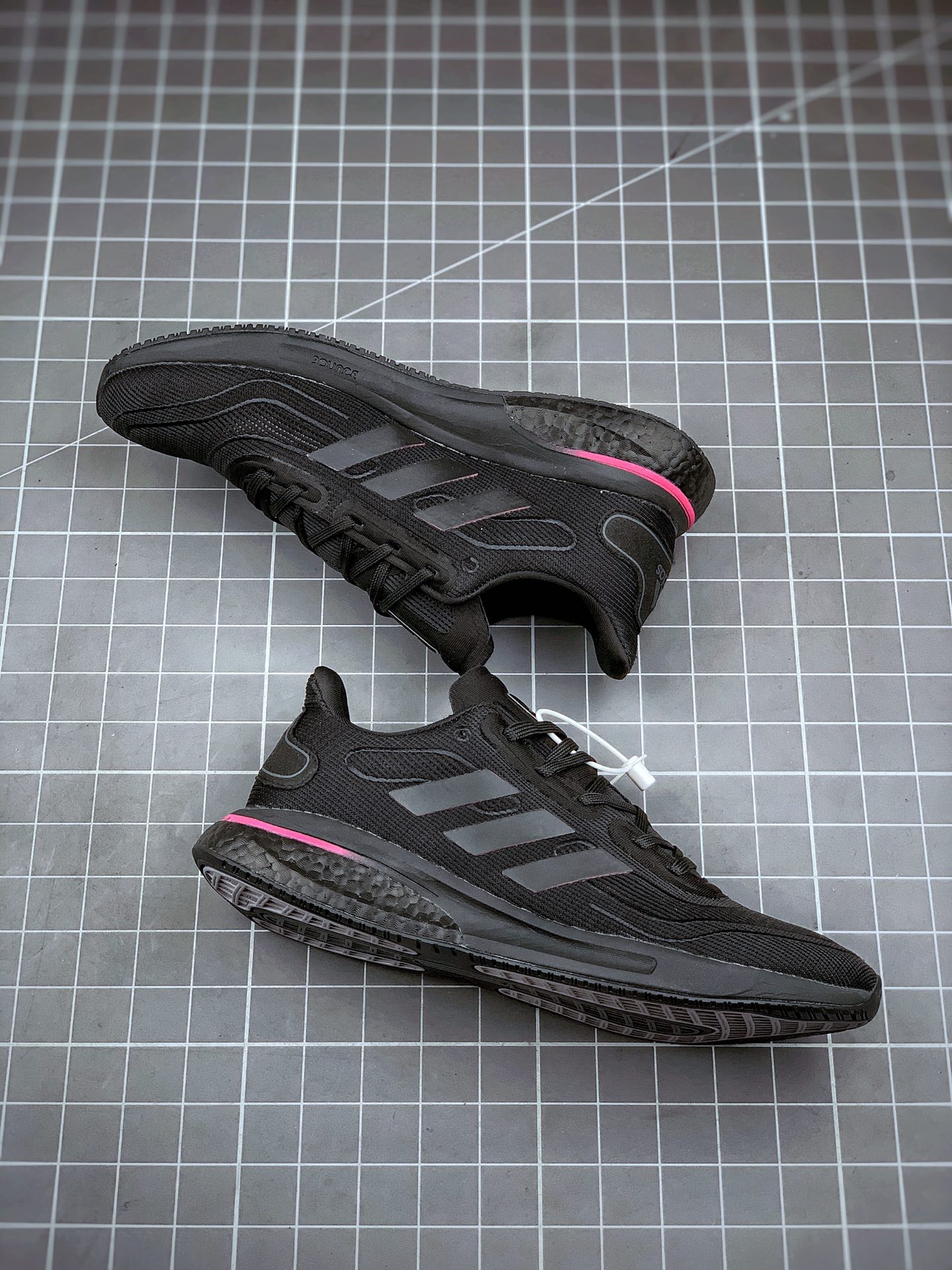 200 Adidas Supernova M 马拉松 赛事专业跑步鞋