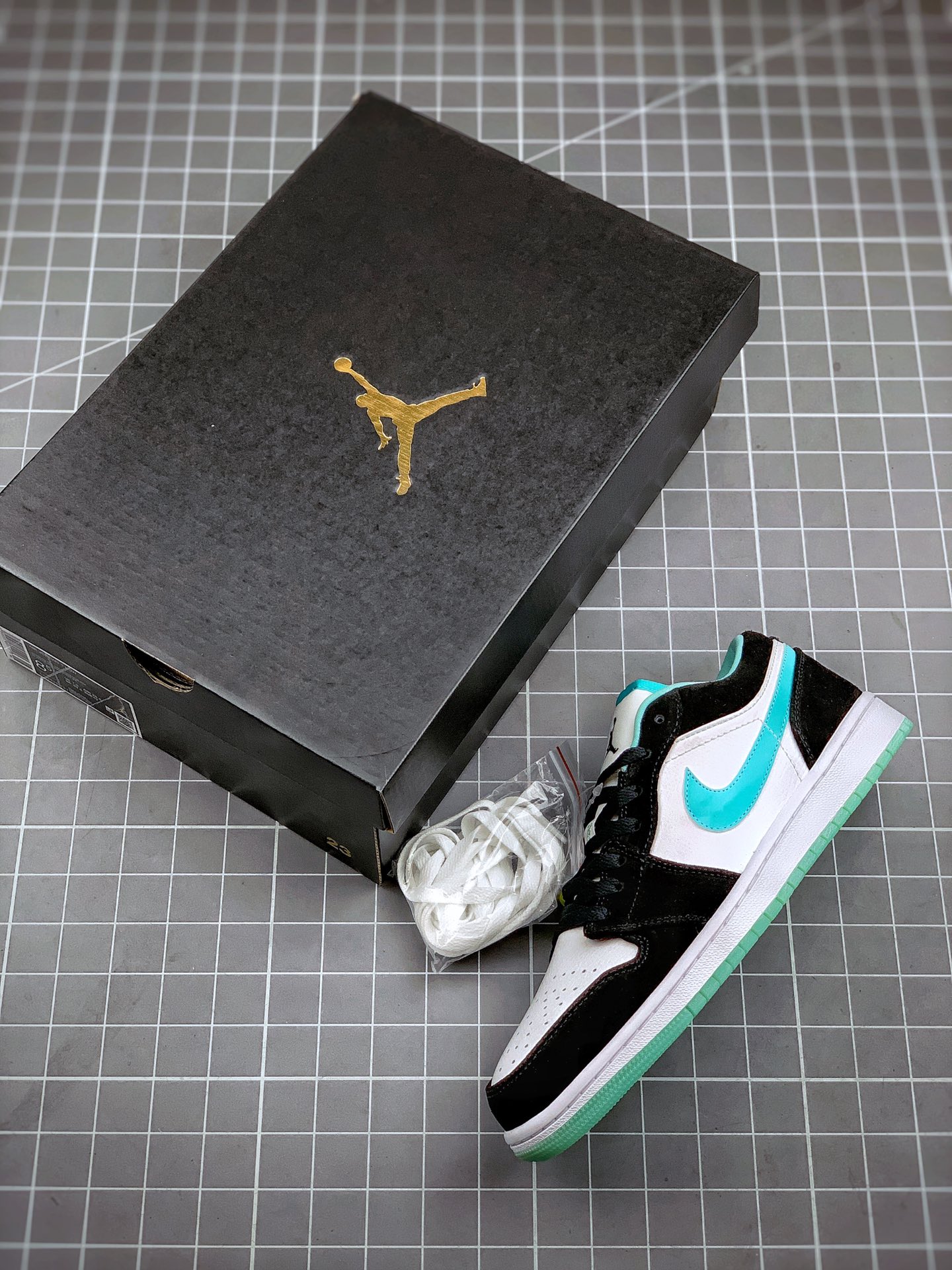 200  Air Jordan 1 Low 郭艾伦 郭艾伦限定 / 蒂芙尼绿 AJ1乔1低帮休闲板鞋 CQ9828-131