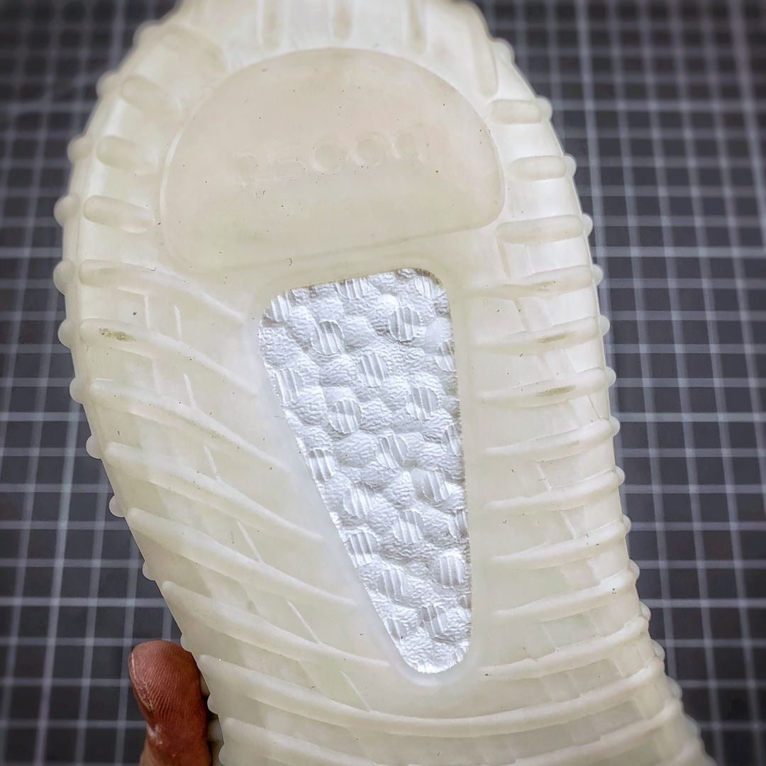 200 AD Yeezy 350 Boost V2冰蓝天使